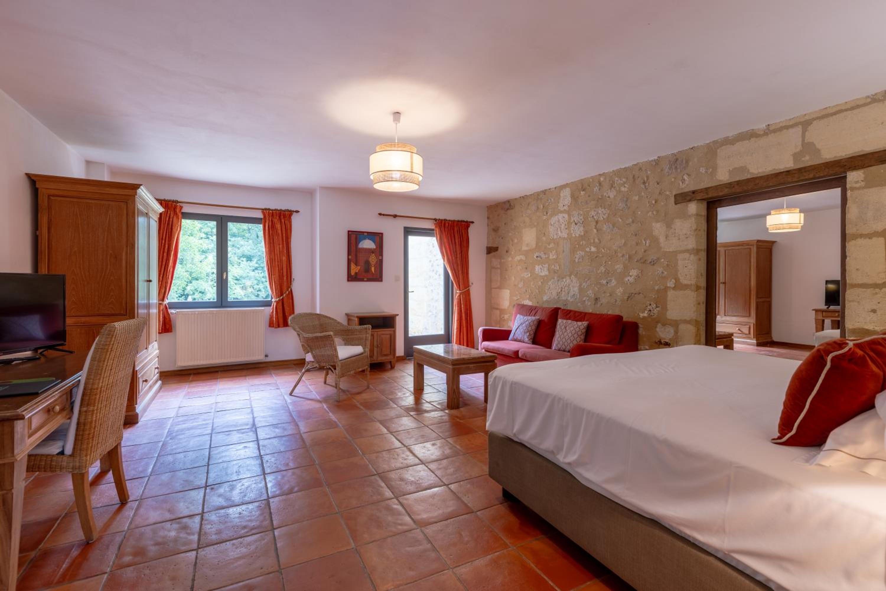 Character Room with Balcony or Terrrace