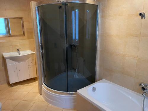 Apartment with Sea View - Photo 33