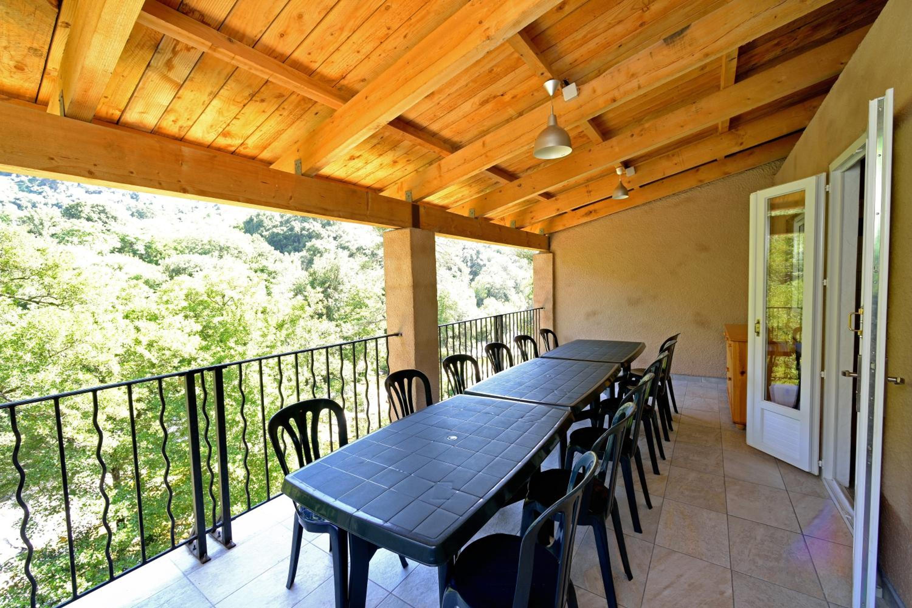 Four-Bedroom Apartment with Terrace
