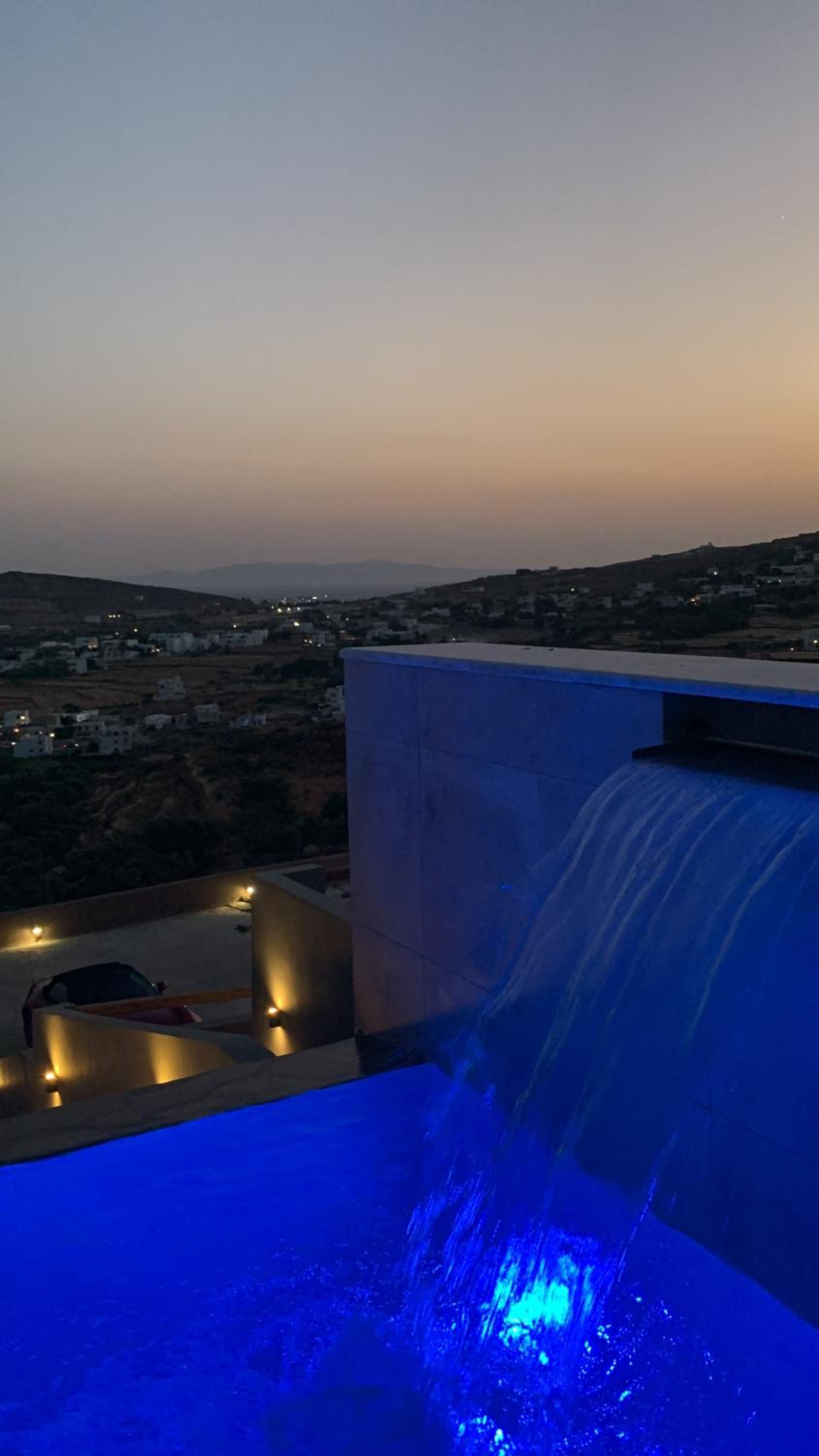 Villa with Private Pool - Photo 1