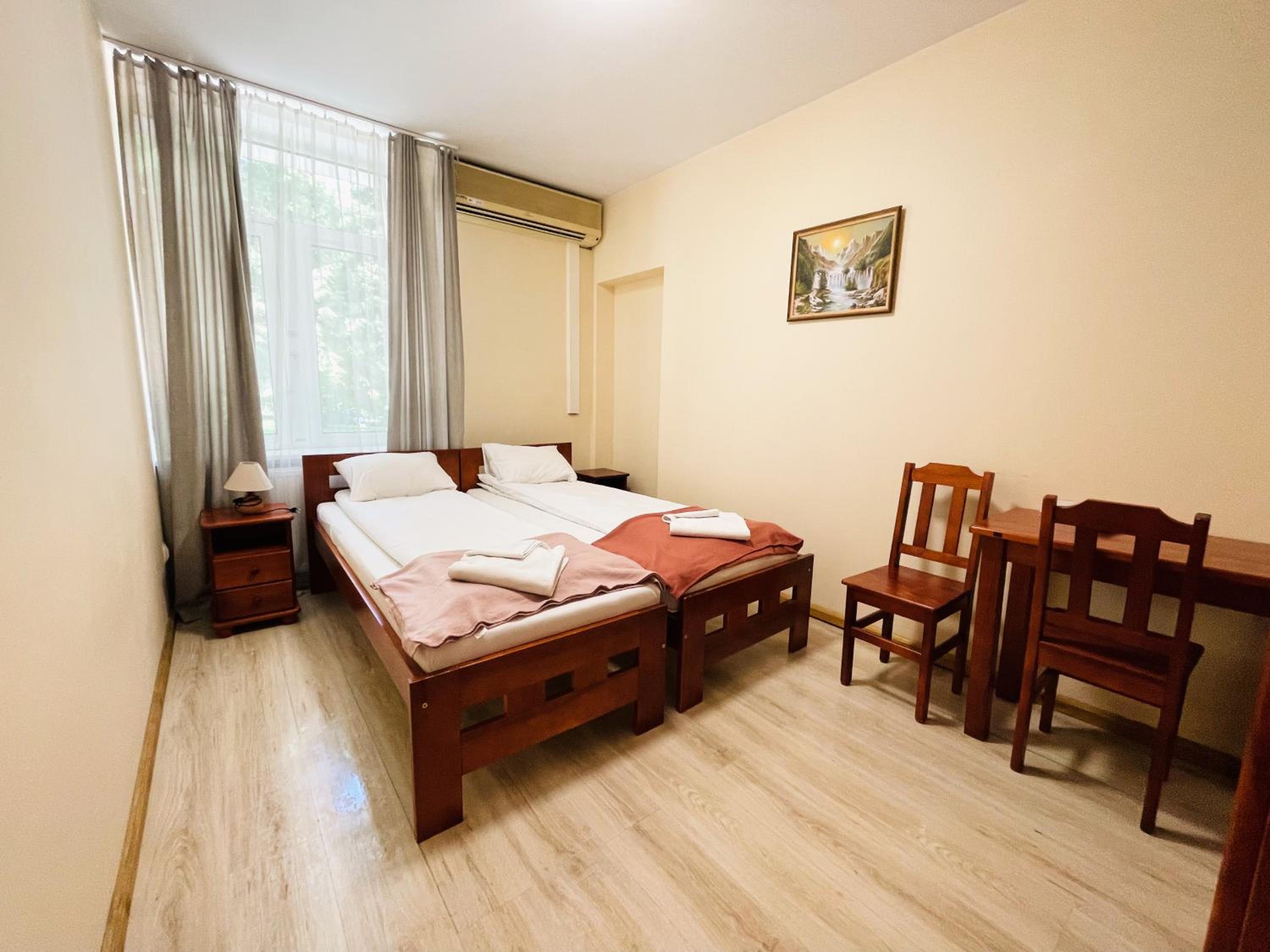 Double Room - Photo 2