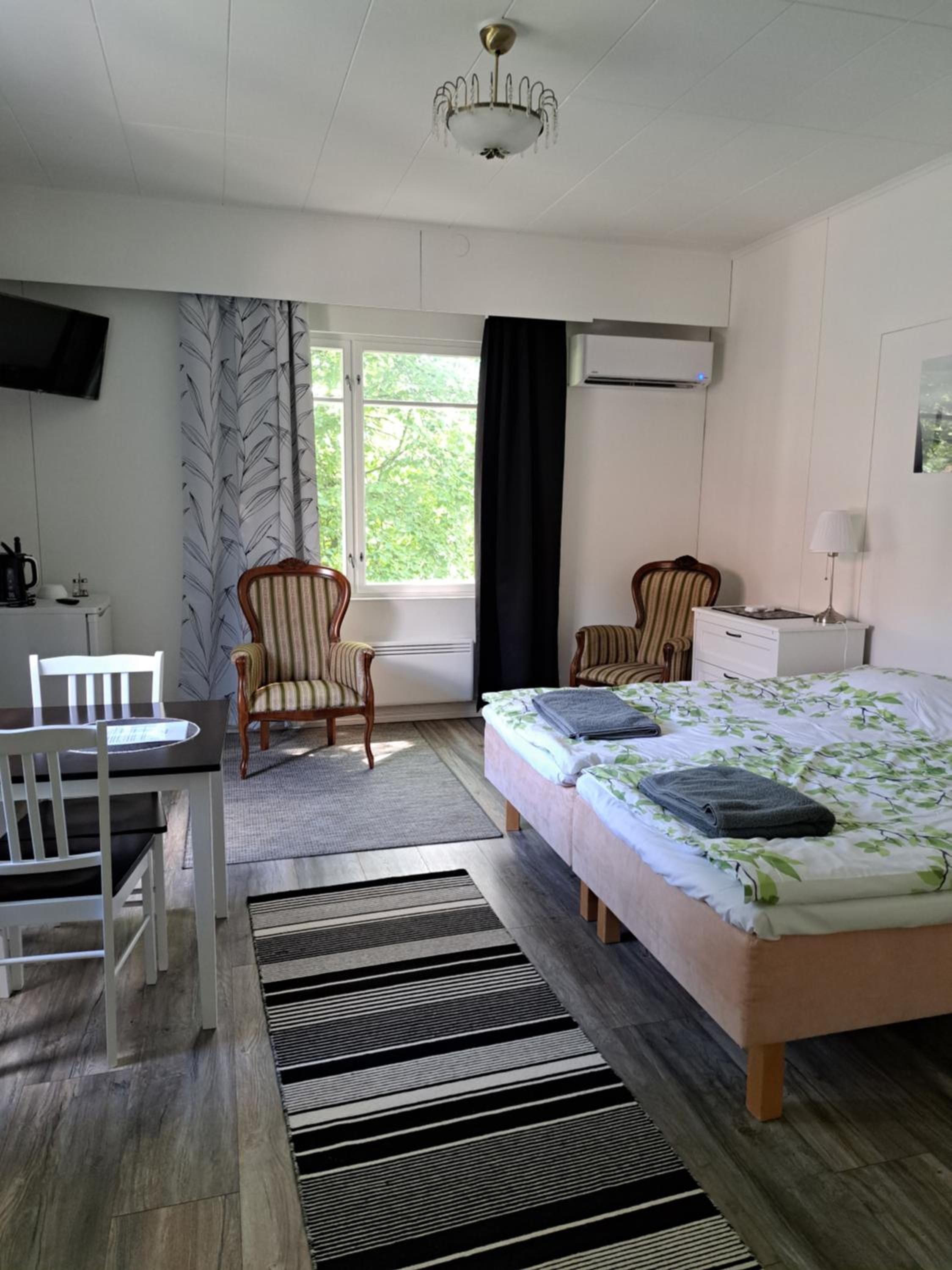 Large Double or Twin Room