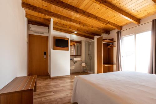 King Room with Balcony