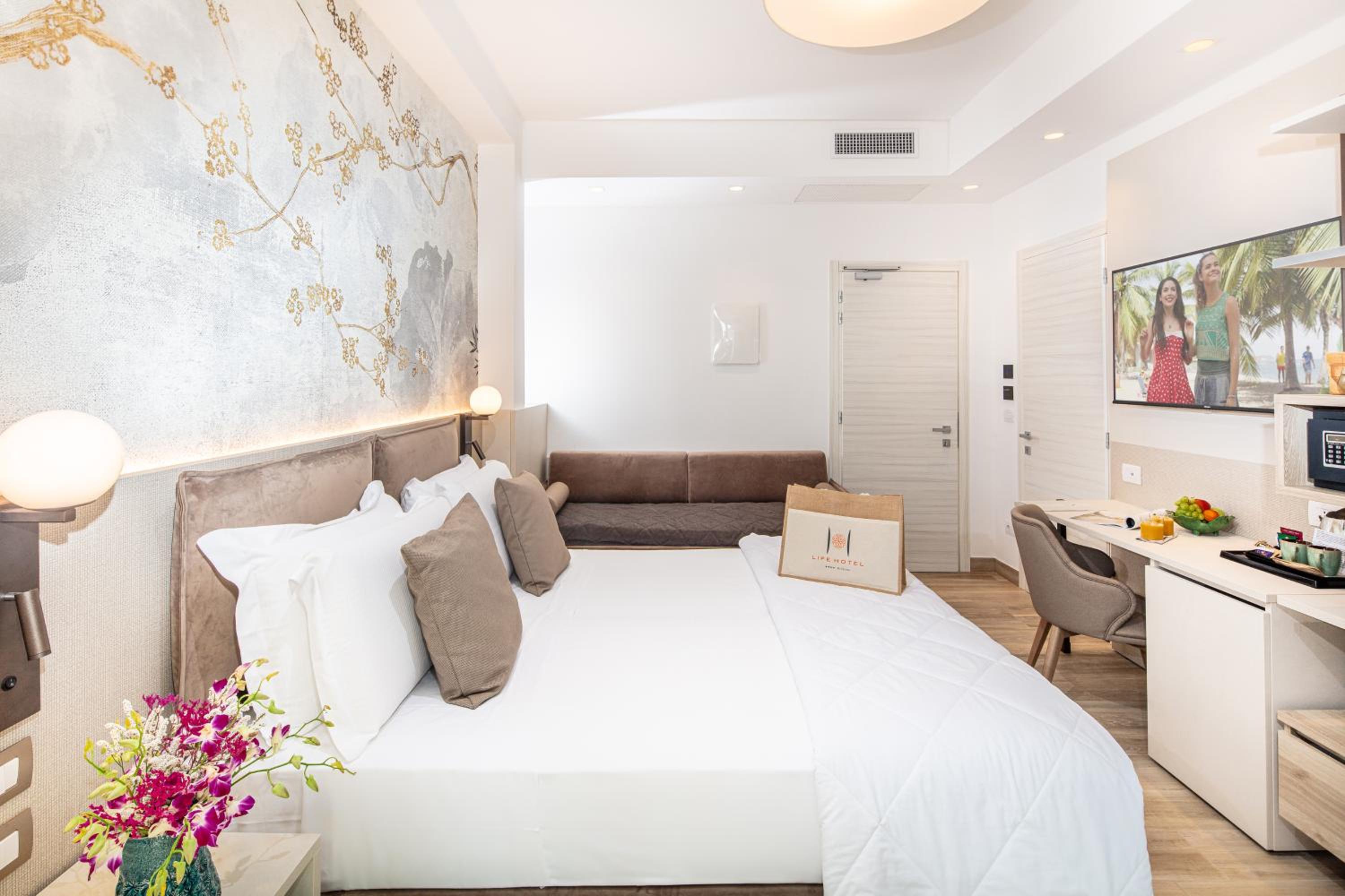 Double Room - Photo 6