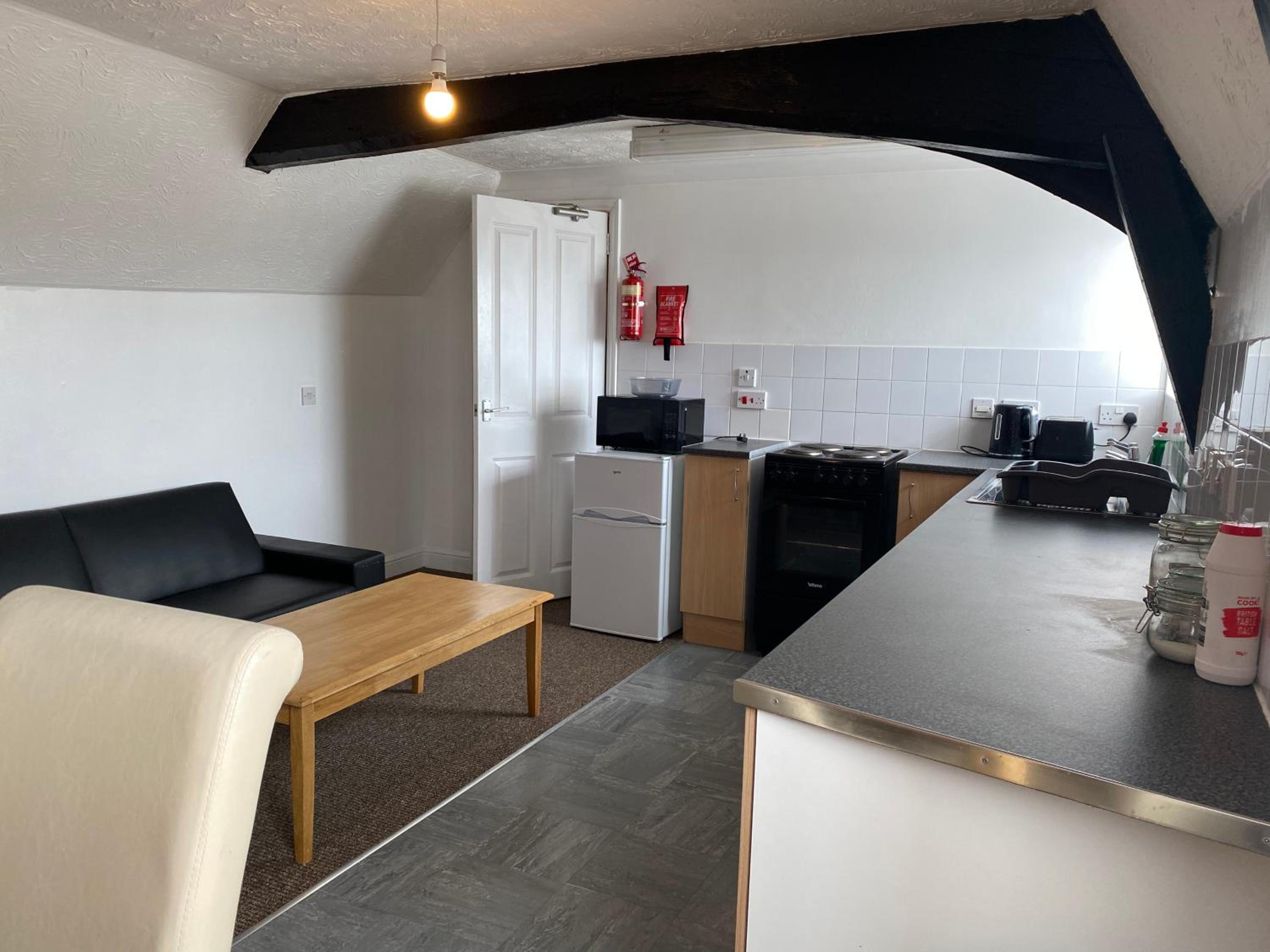 One-Bedroom Apartment - Photo 1