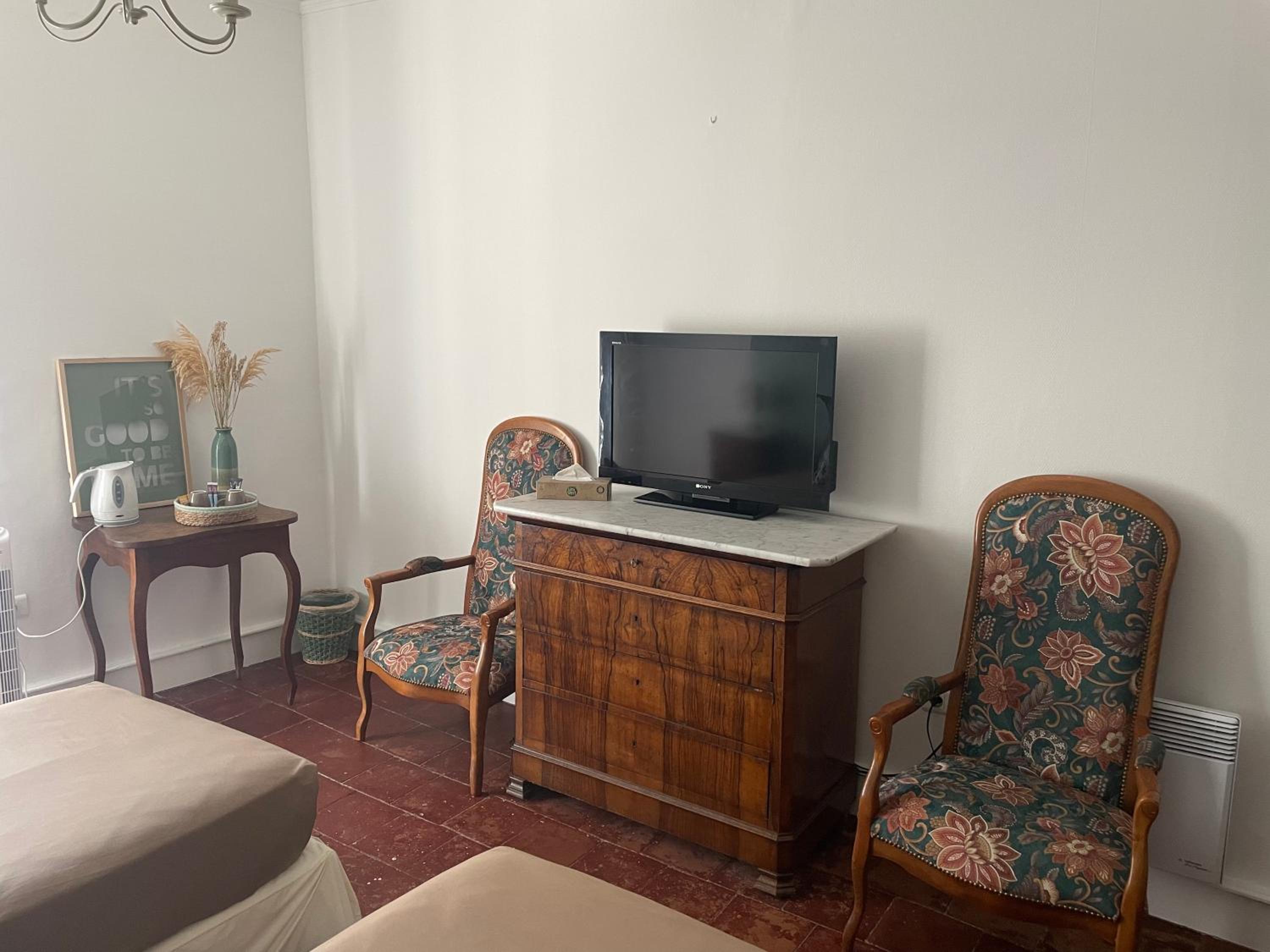 Double Room with Private Bathroom photo 2