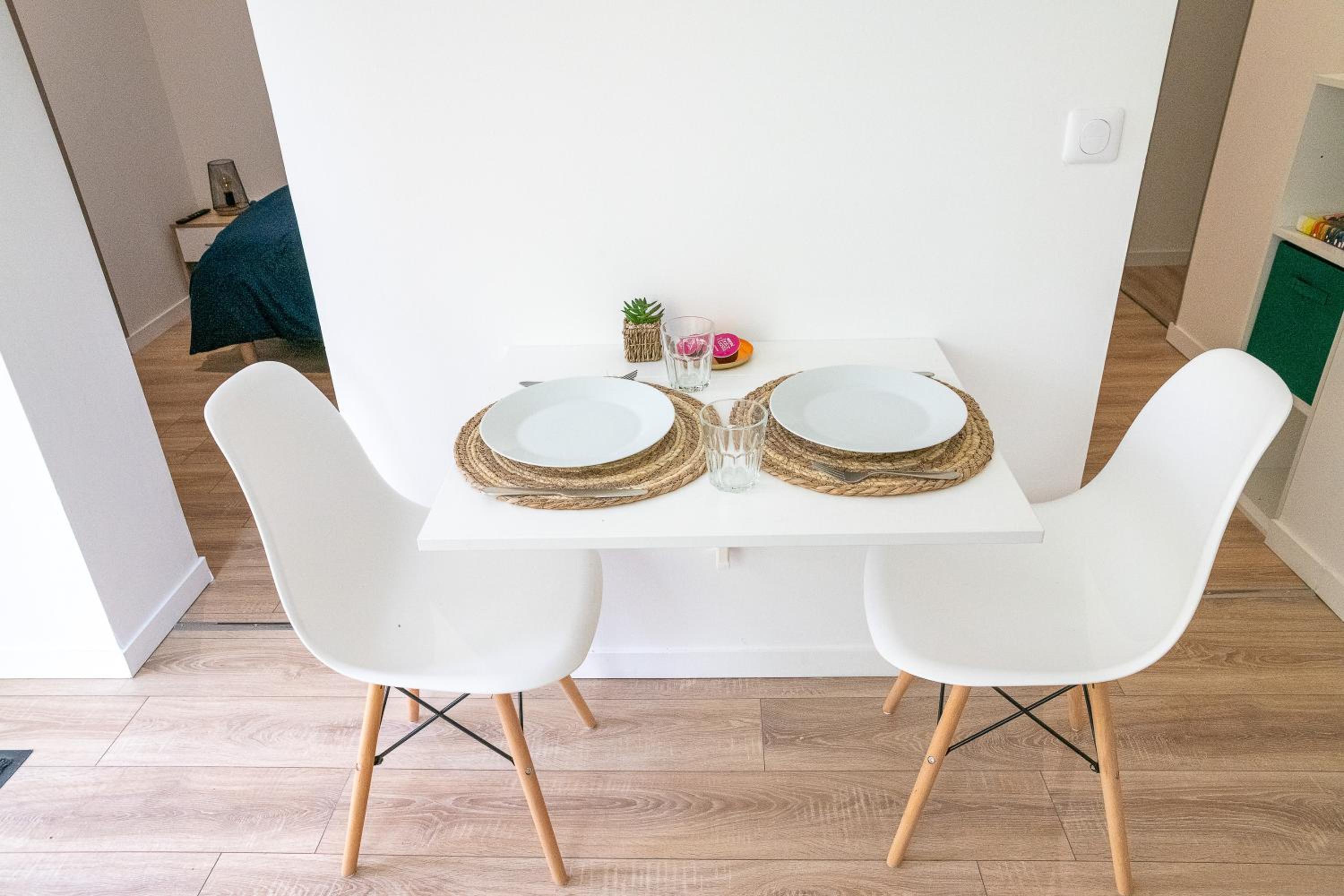 Apartment with Terrace - Photo 9