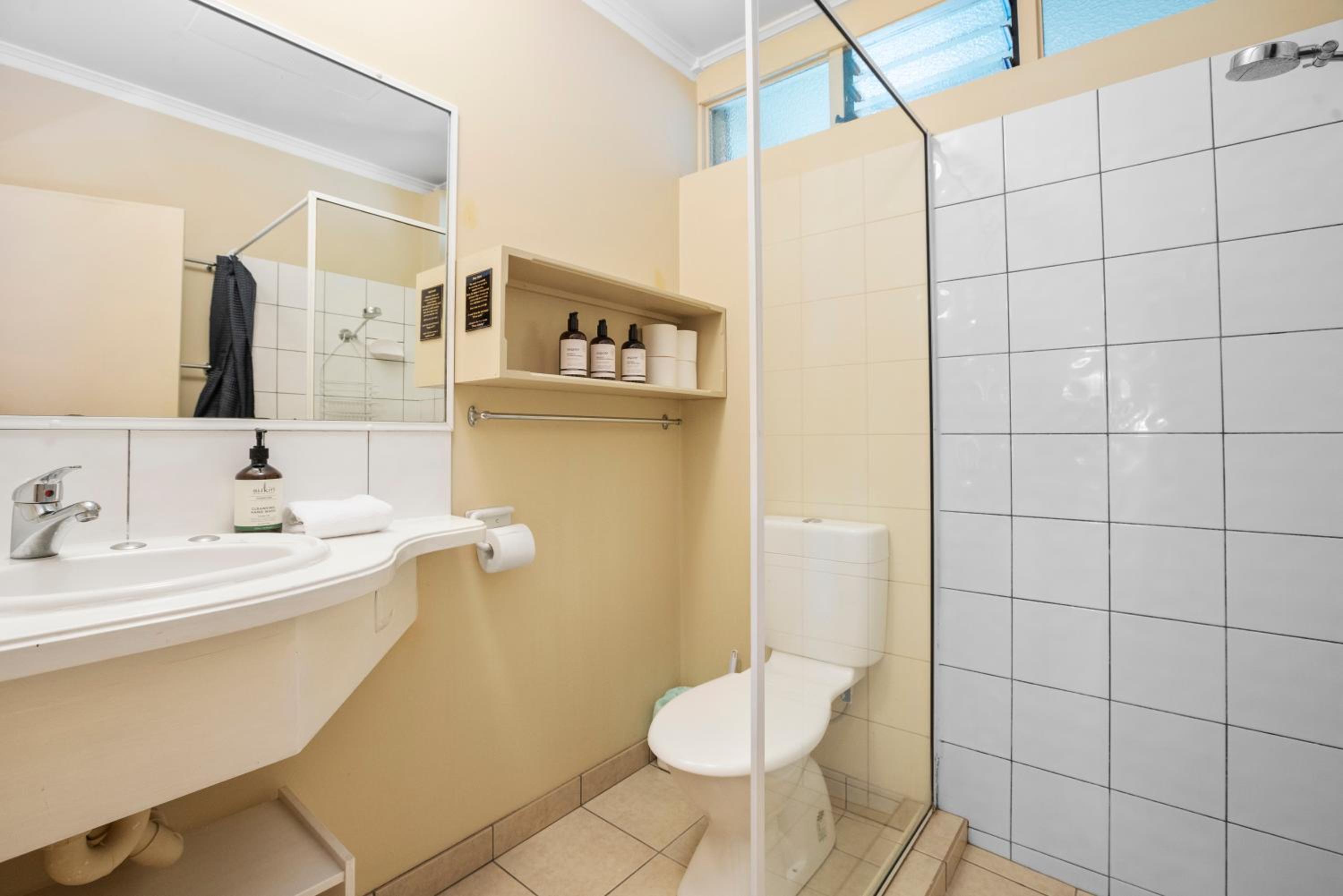 Standard Double Room with Courtyard - Photo 35