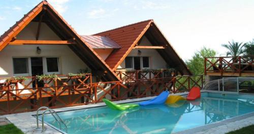 Studio with Balcony and Pool View (4 adults) photo 1