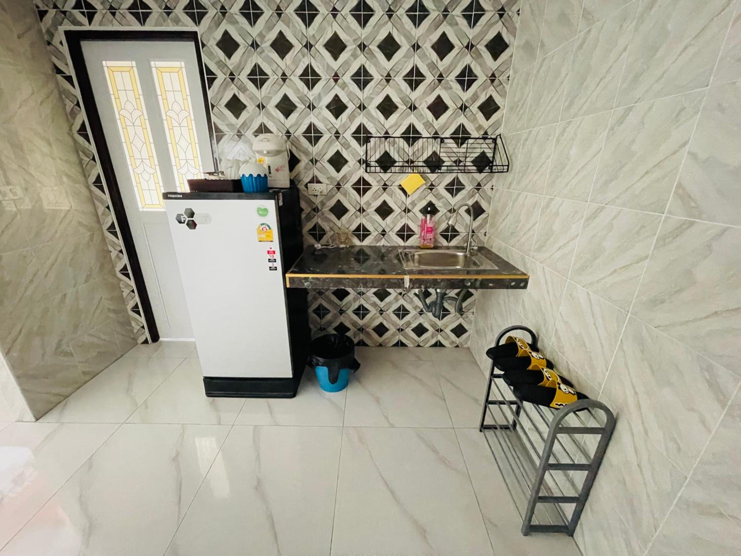 Standard Twin Room - Photo 5