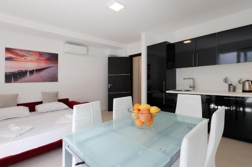 Economy Basement Two-bedroom Apartment ( 6 Adults ) photo 3