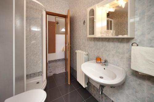 Studio Apartment - Photo 11