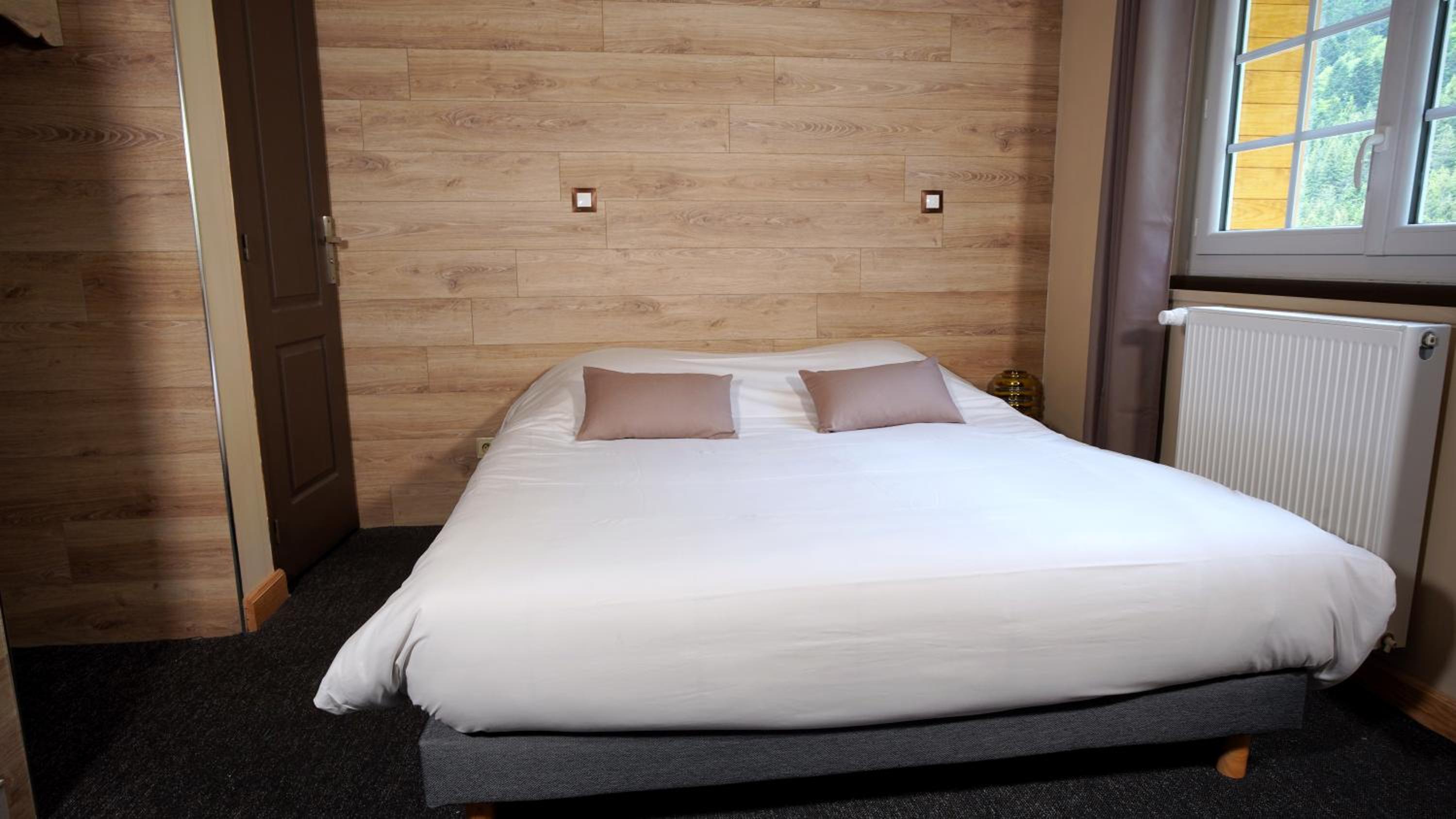 Suite with Mountain View