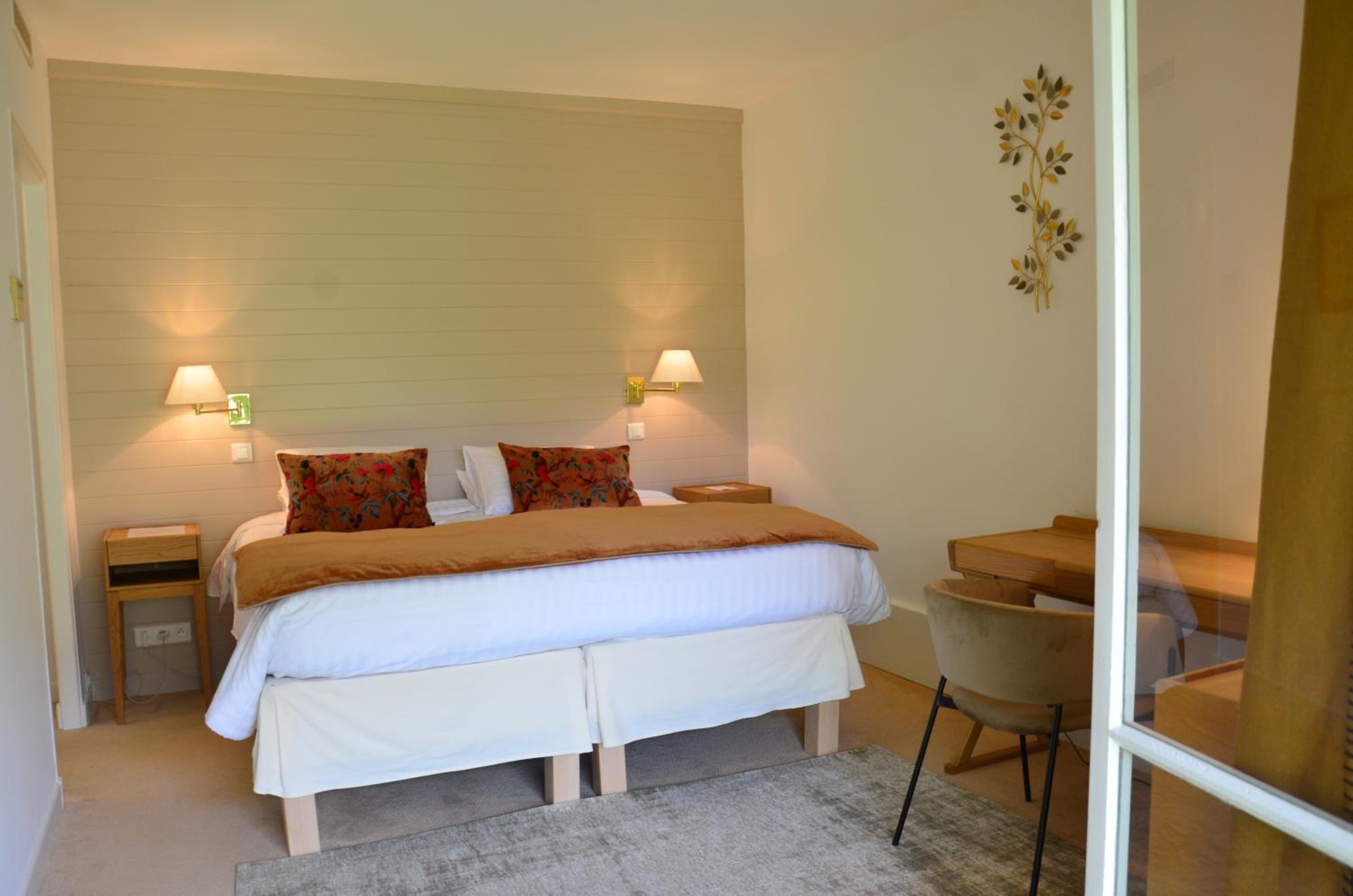 Superior Double Room with Private Garden photo 2