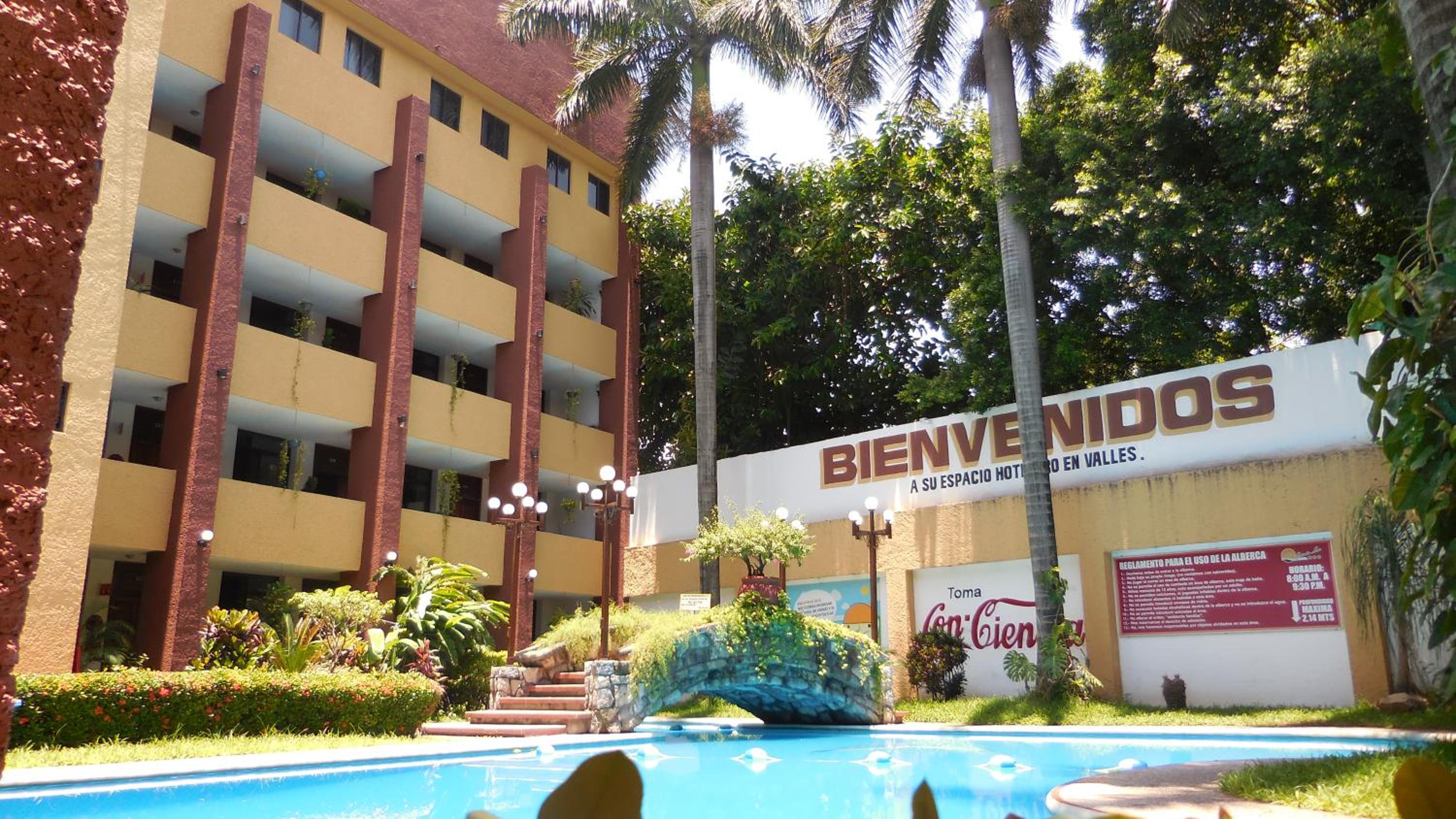 Double Room with Pool View photo 2