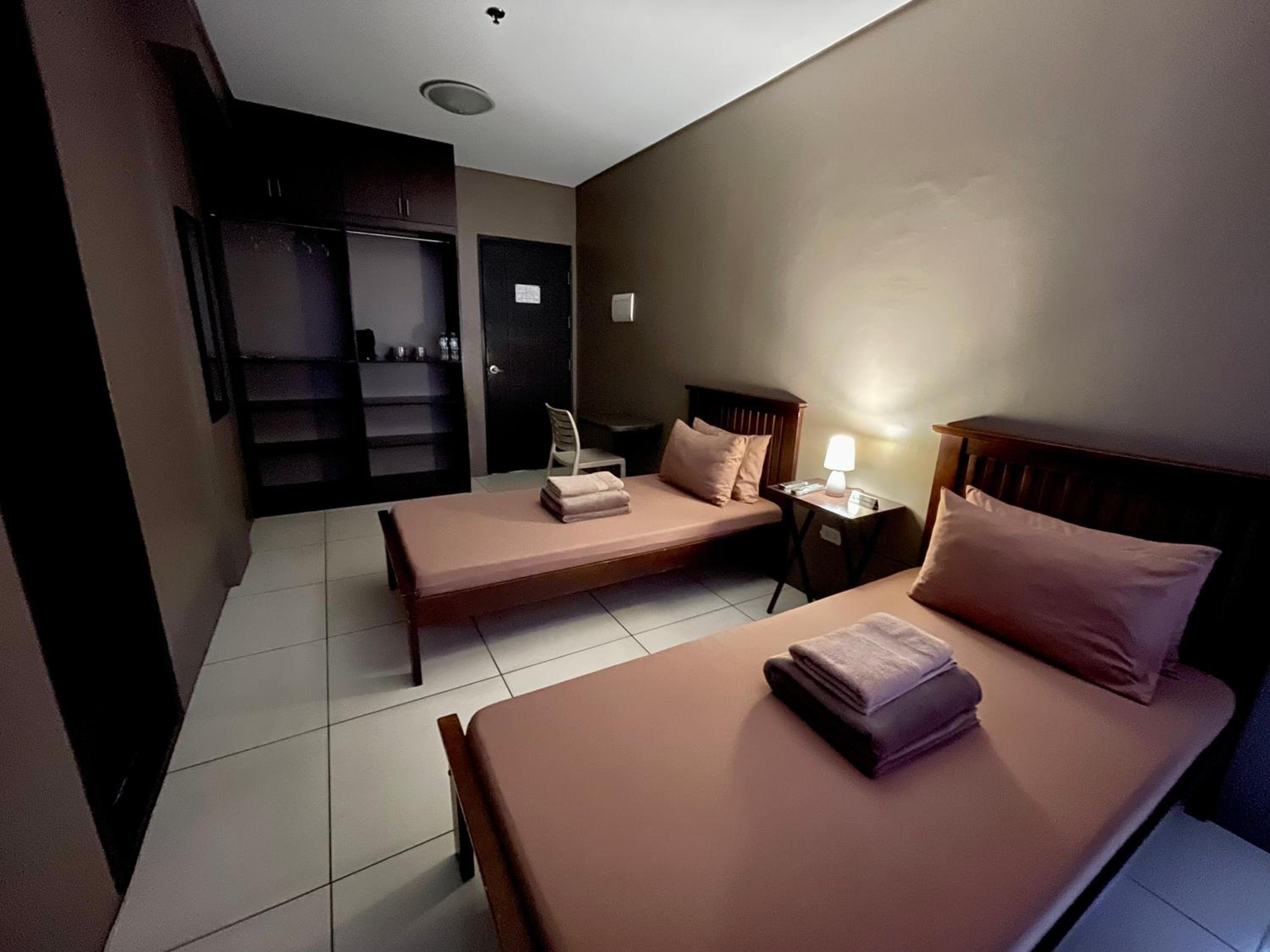 Twin Room - Photo 2