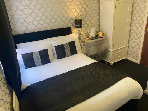 Small Double Room photo 1
