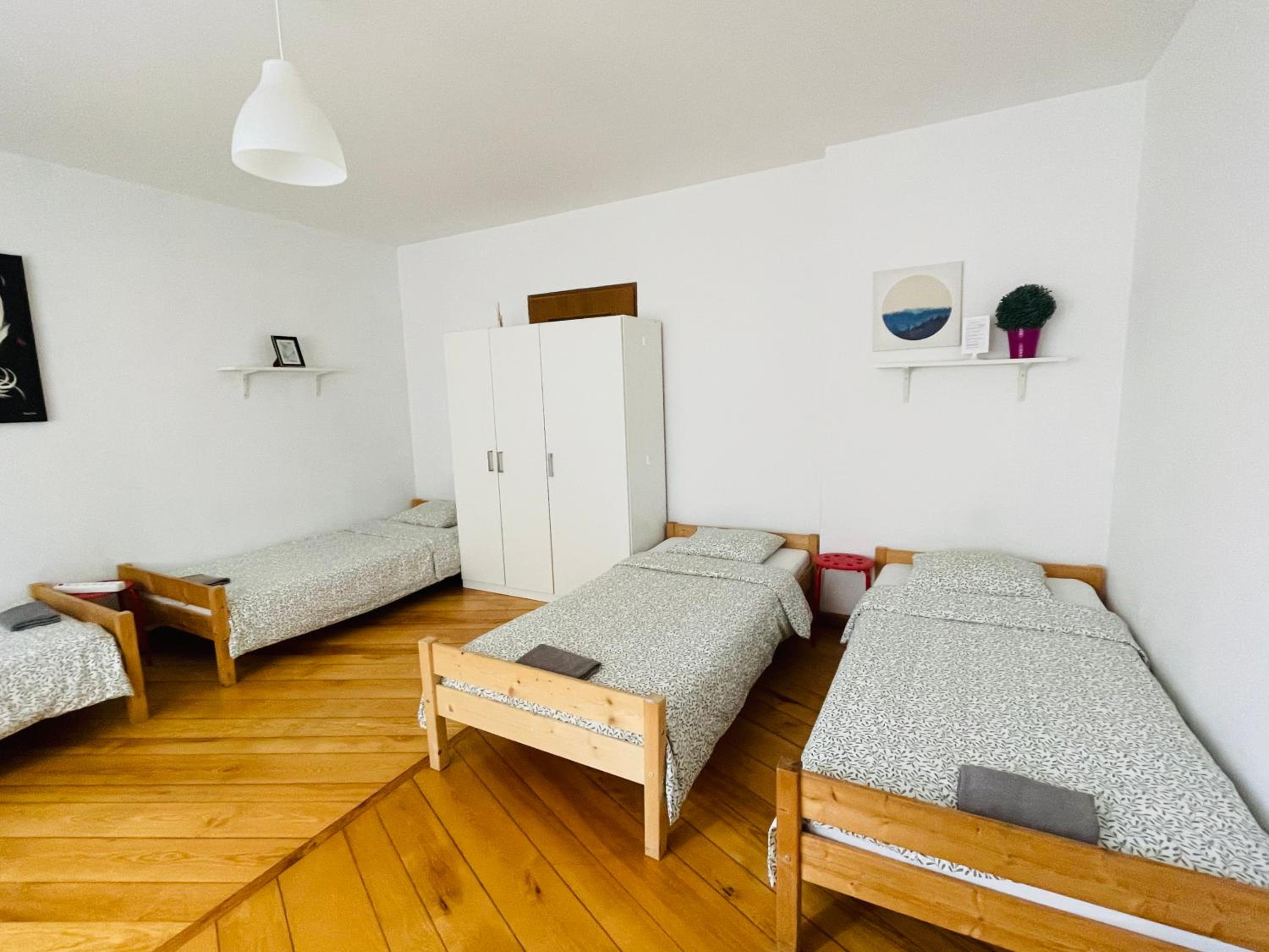 Economy Quadruple Room with Shared Bathroom photo 3