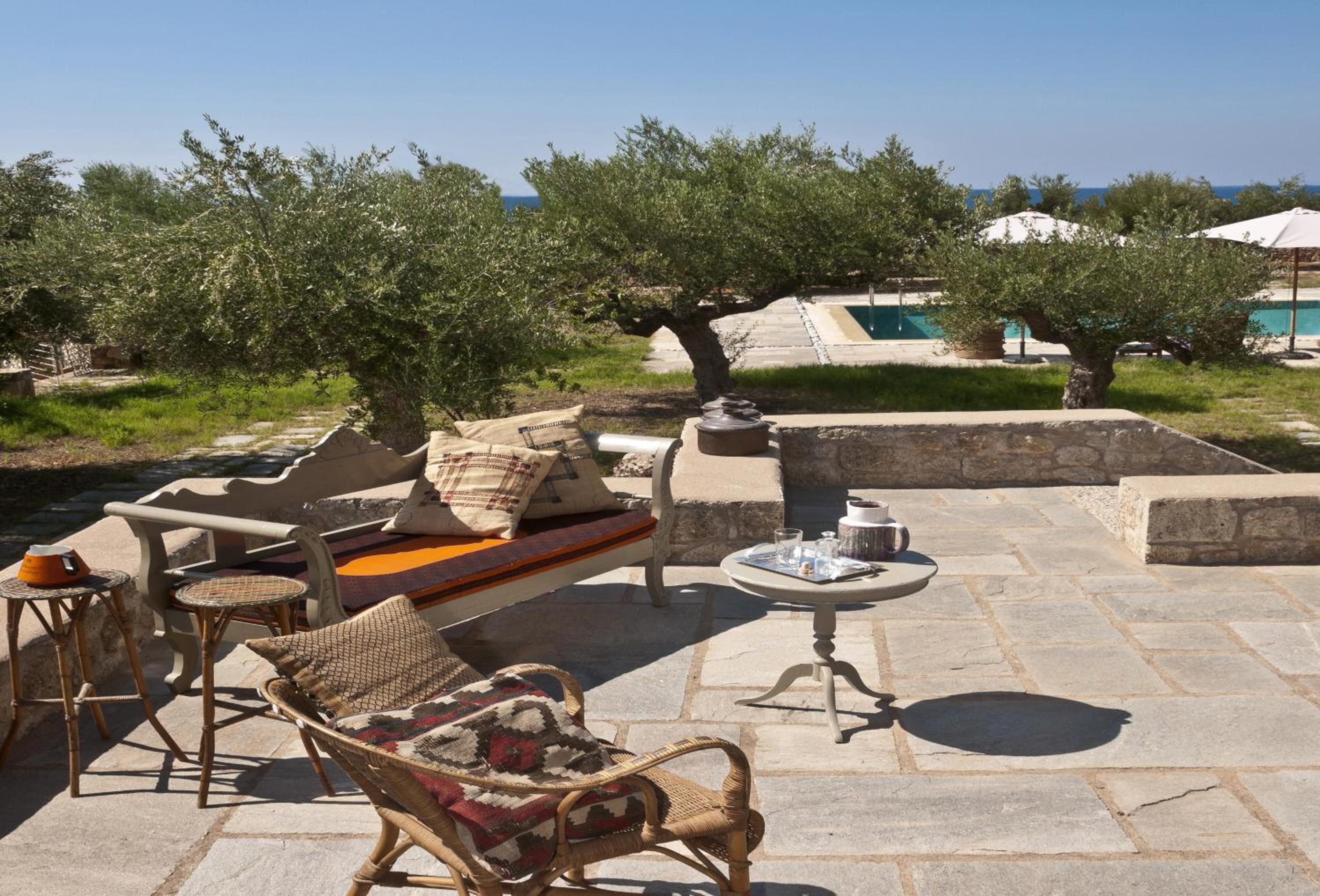 Deluxe Bungalow with Sea View (4 Adults) photo 1