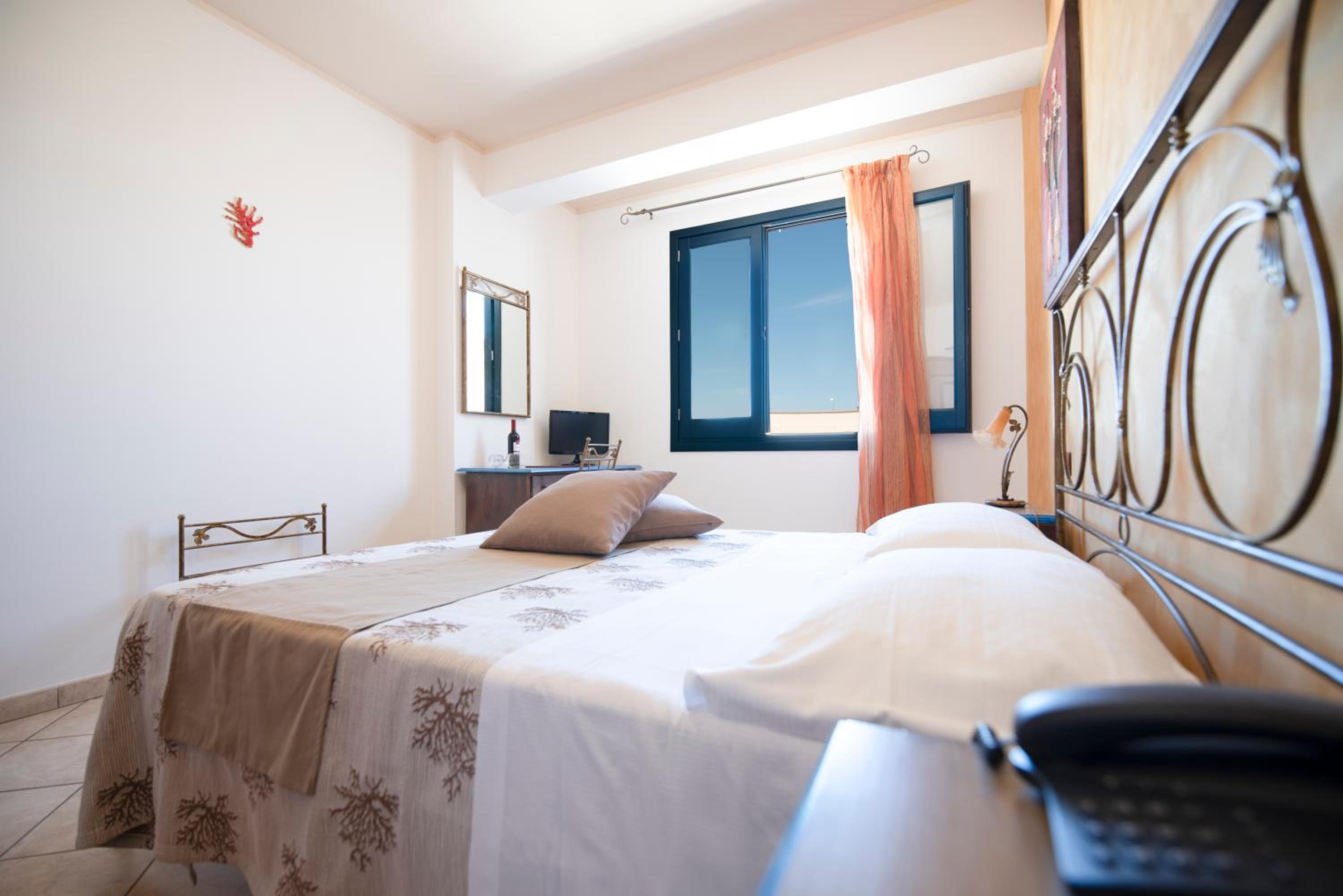 Double Room with Pool View photo 1