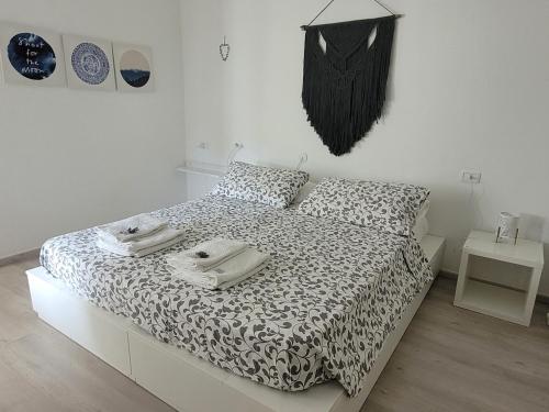 Double or Twin Room with Shared Bathroom photo 1