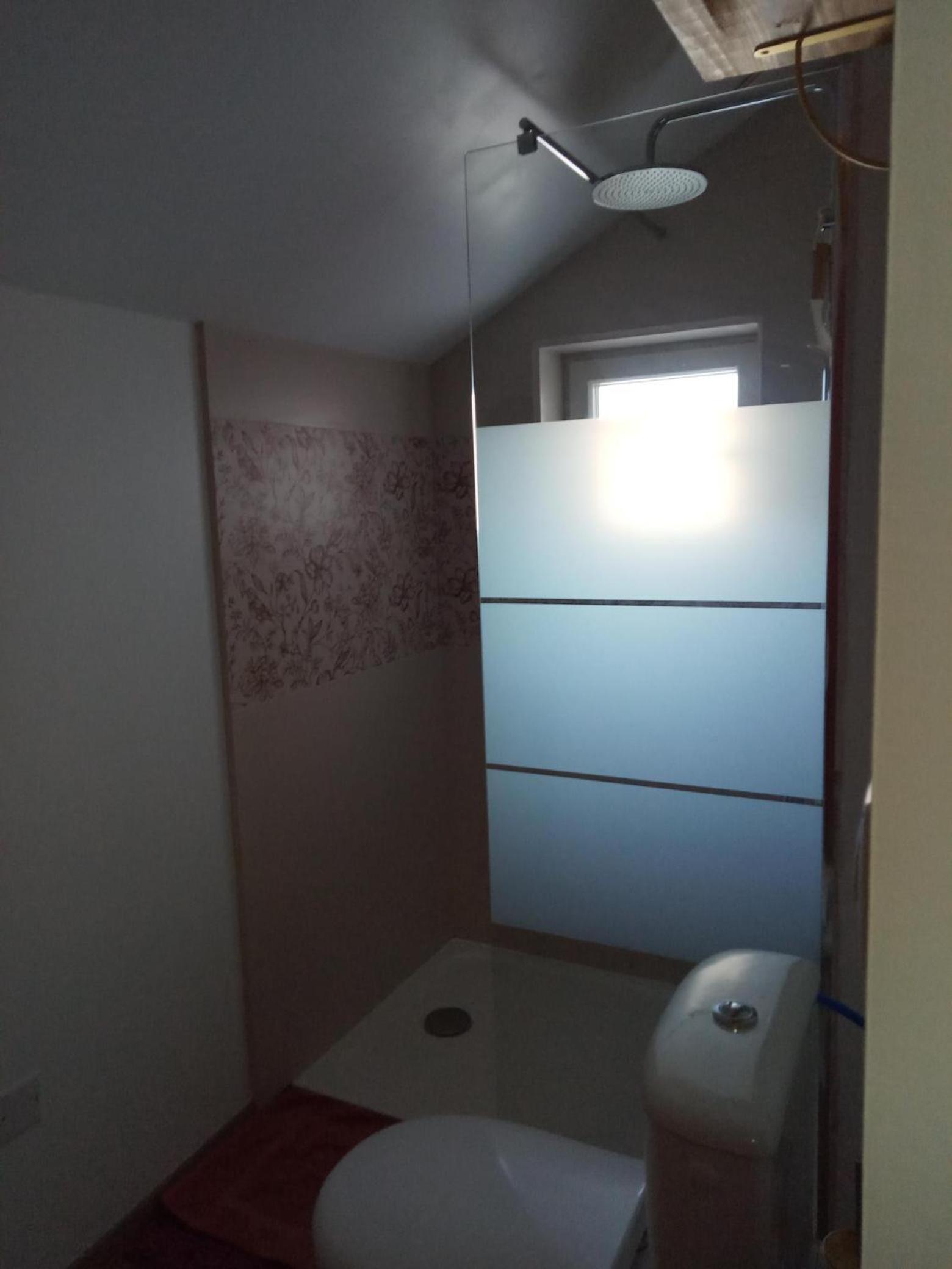 Family Room with Private Bathroom - Photo 8