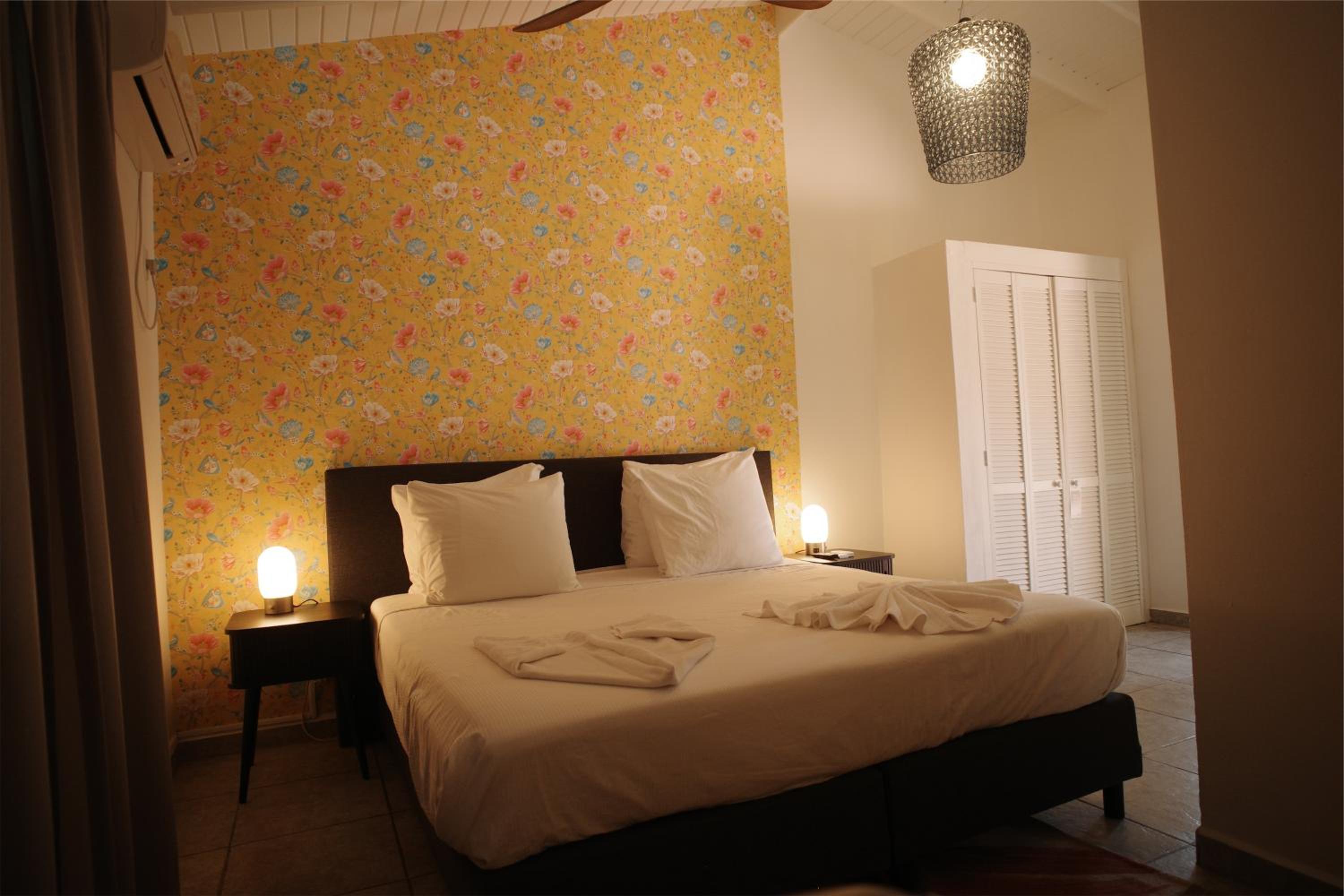 Standard King Room photo 1