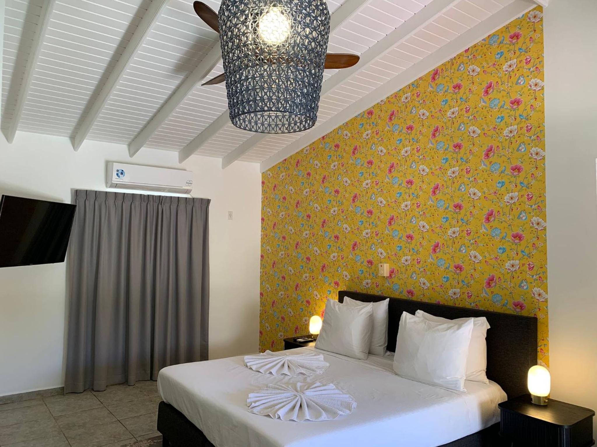 Superior King Suite photo 2