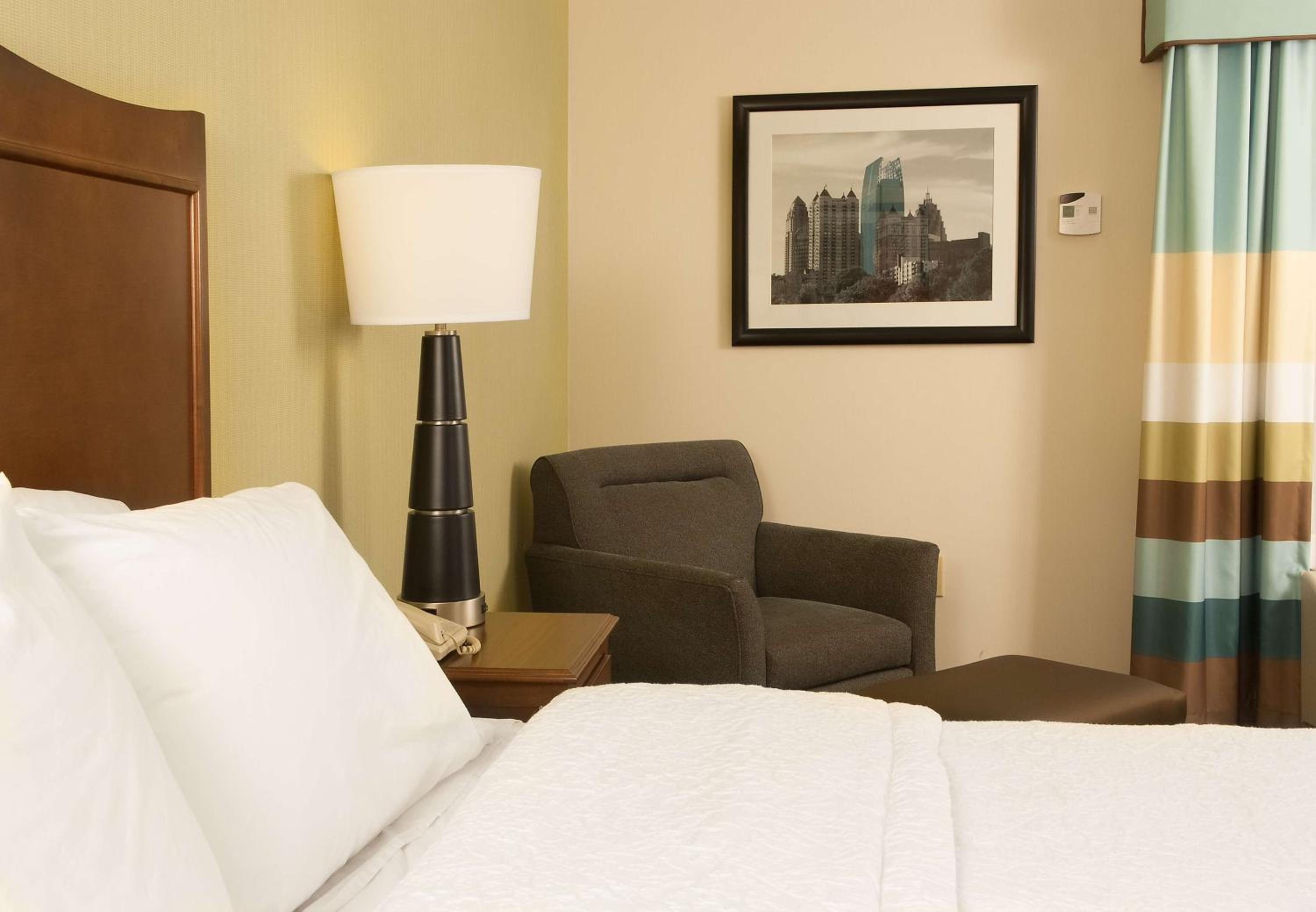 King Room with Microwave and Refrigerator - Non-Smoking