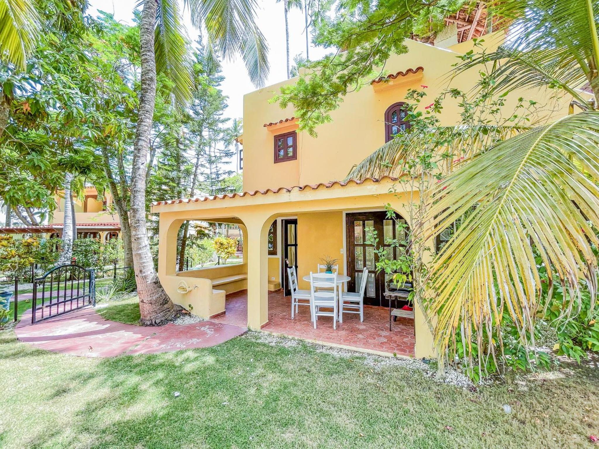 Villa with Garden View