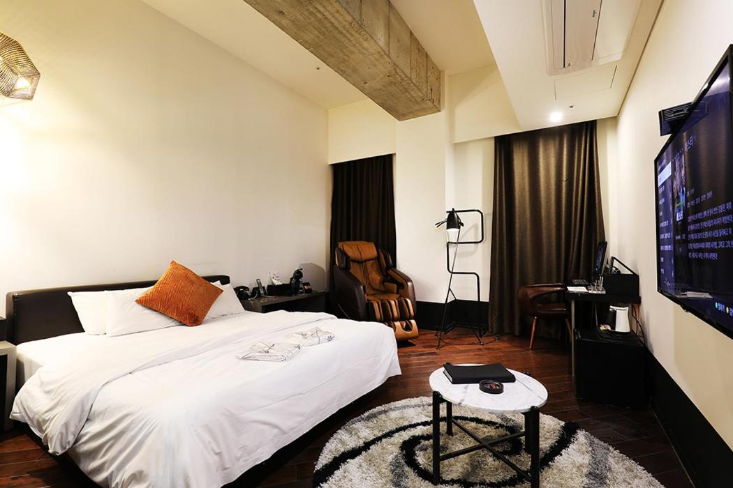 Standard Double Room - Photo 4