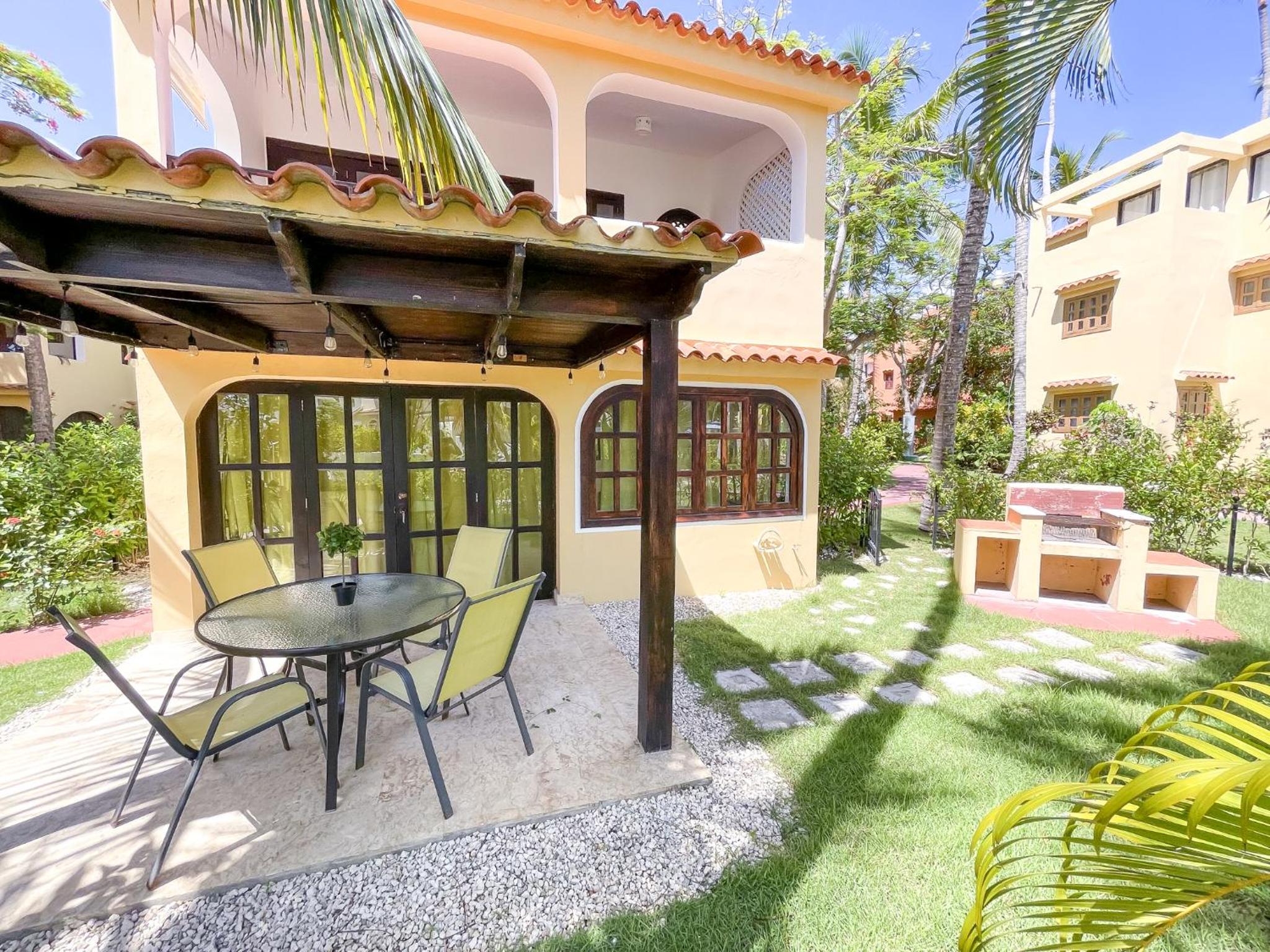 Villa with Garden View