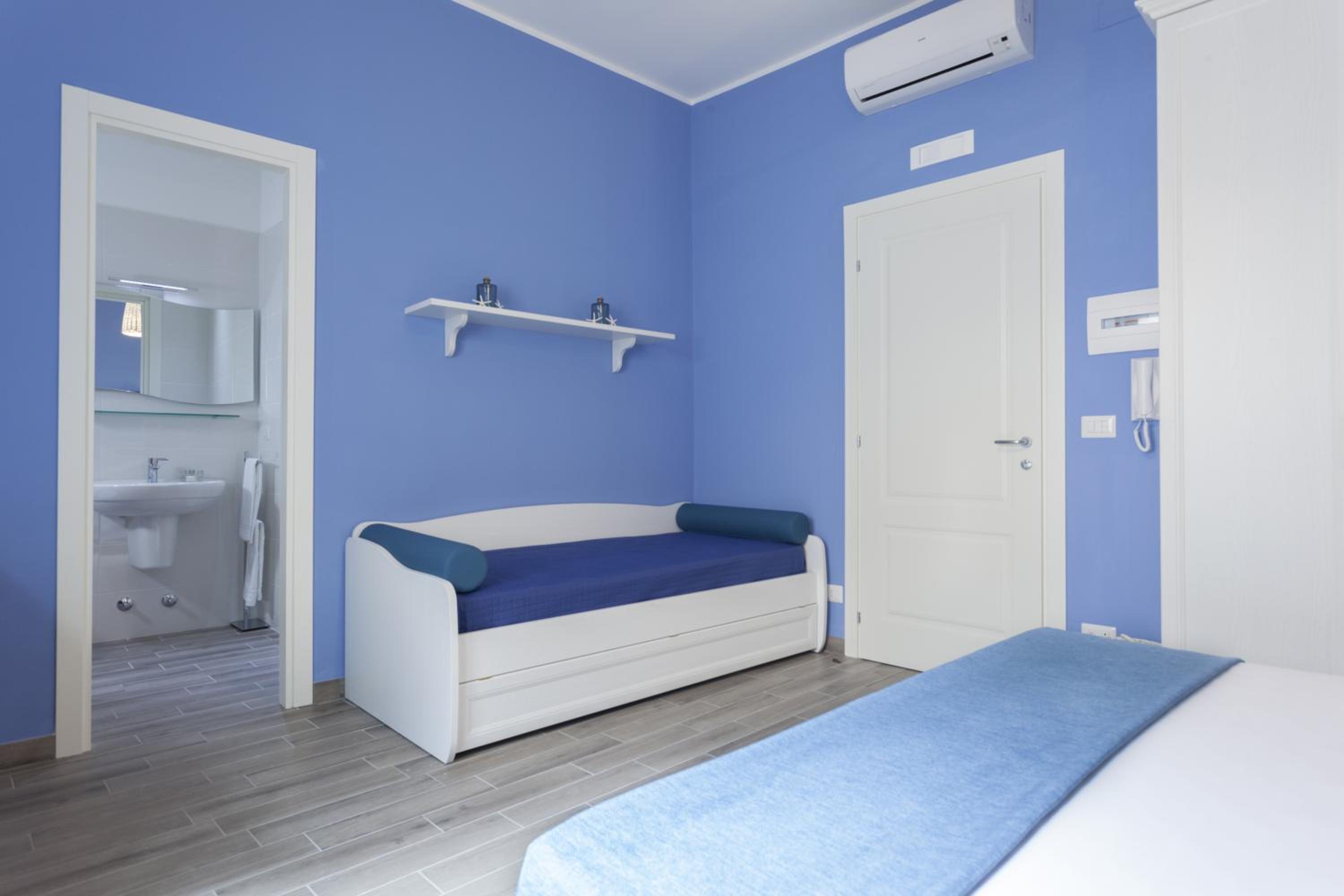 Junior Suite with Terrace - Photo 2