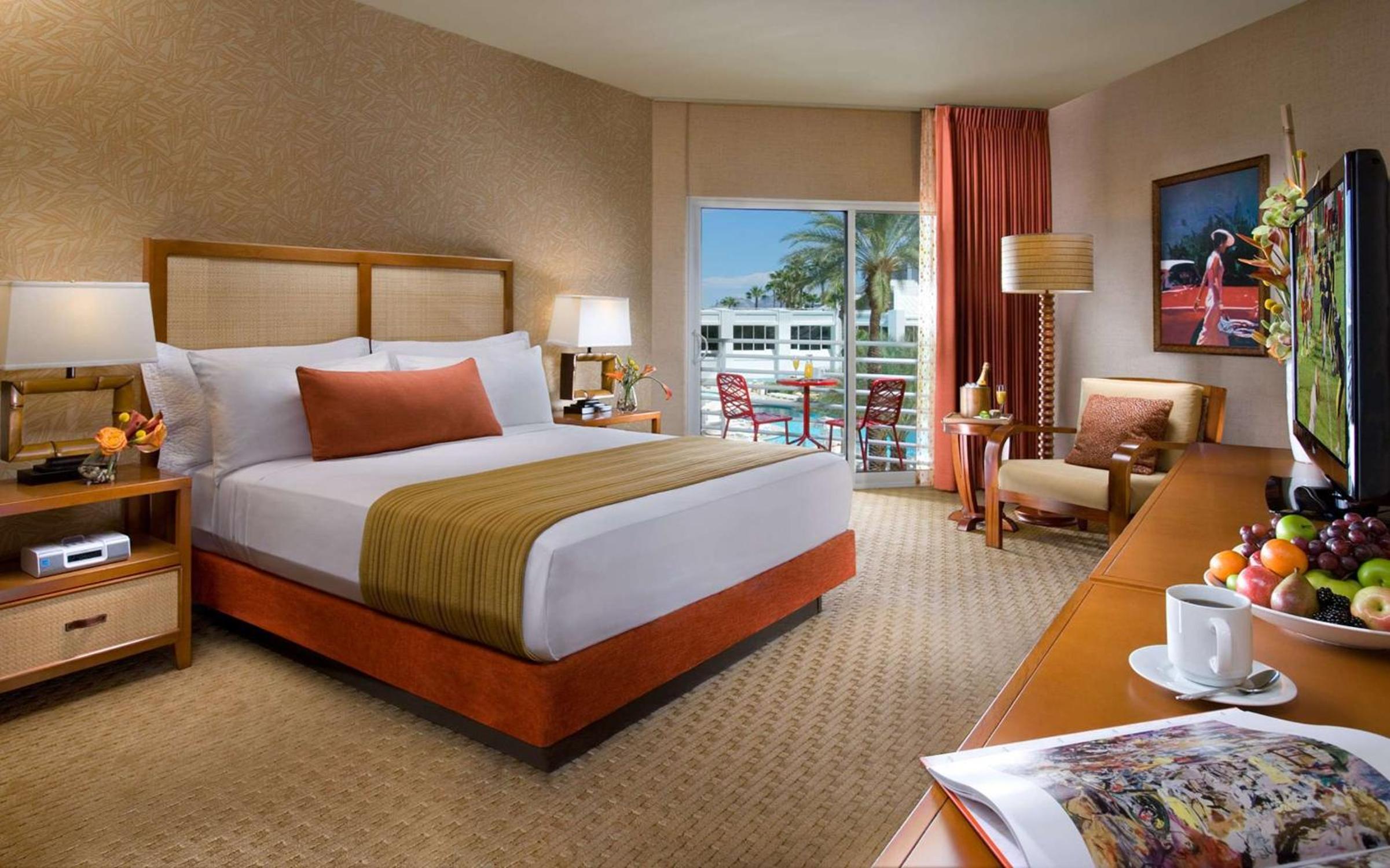 King Room with Balcony Pool View photo 1