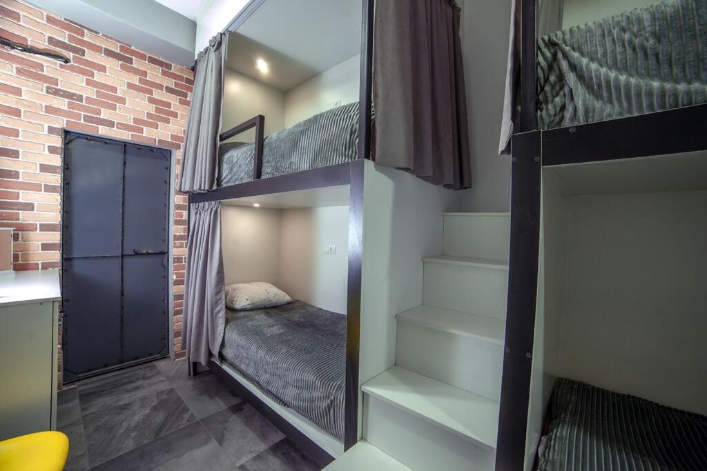 Bed in 4-Bed Dormitory Room photo 1