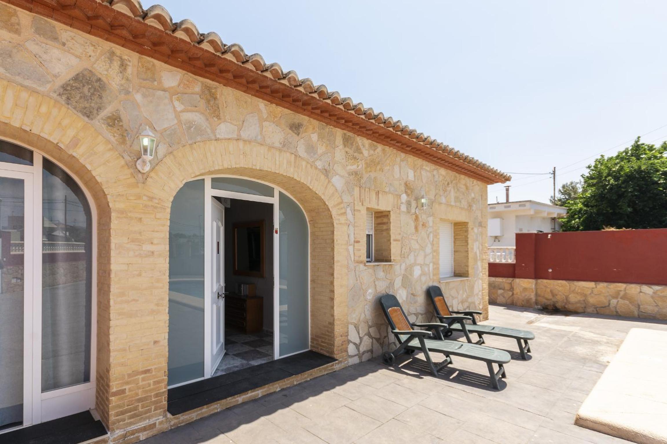 Three-Bedroom Villa photo 2