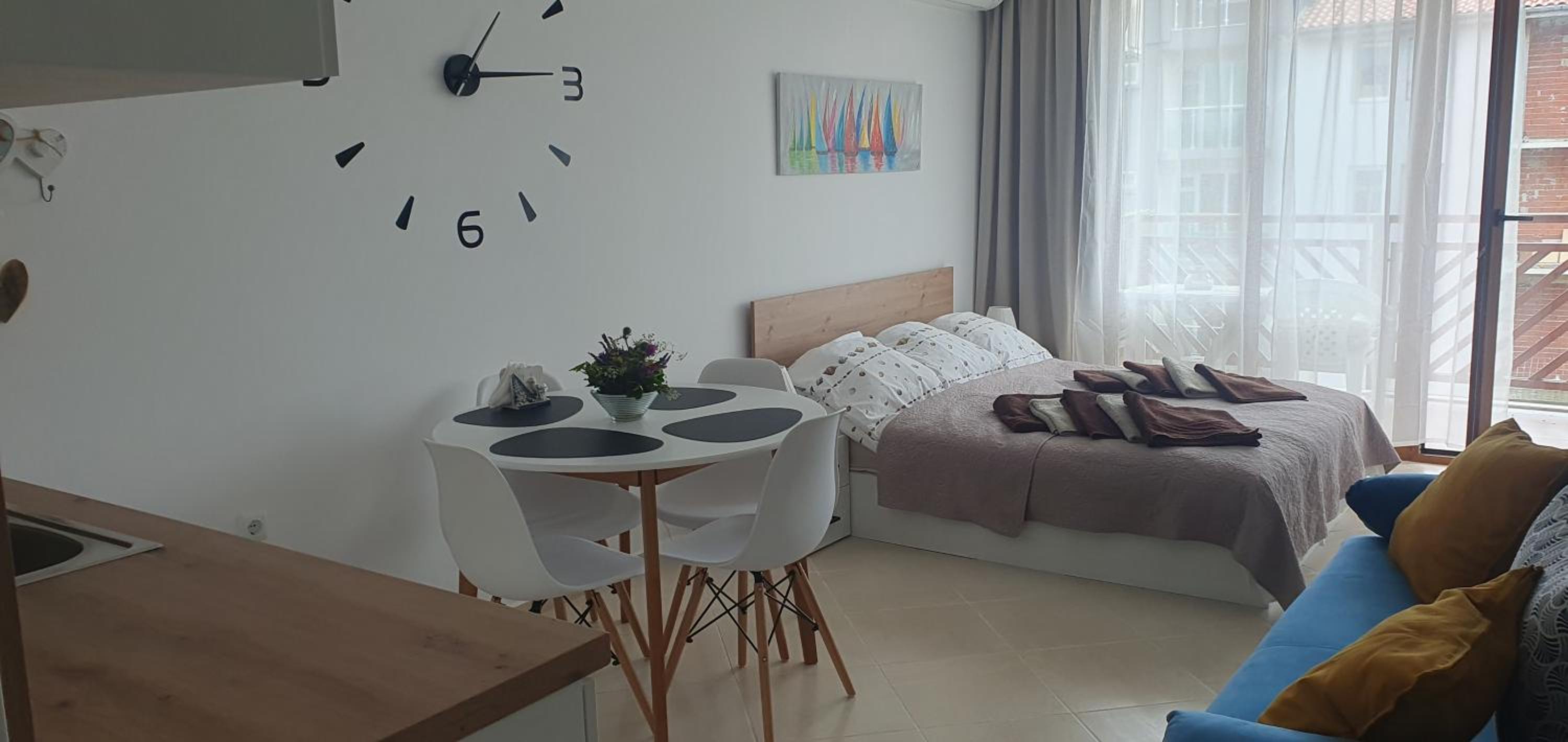 Studio Apartment photo 1