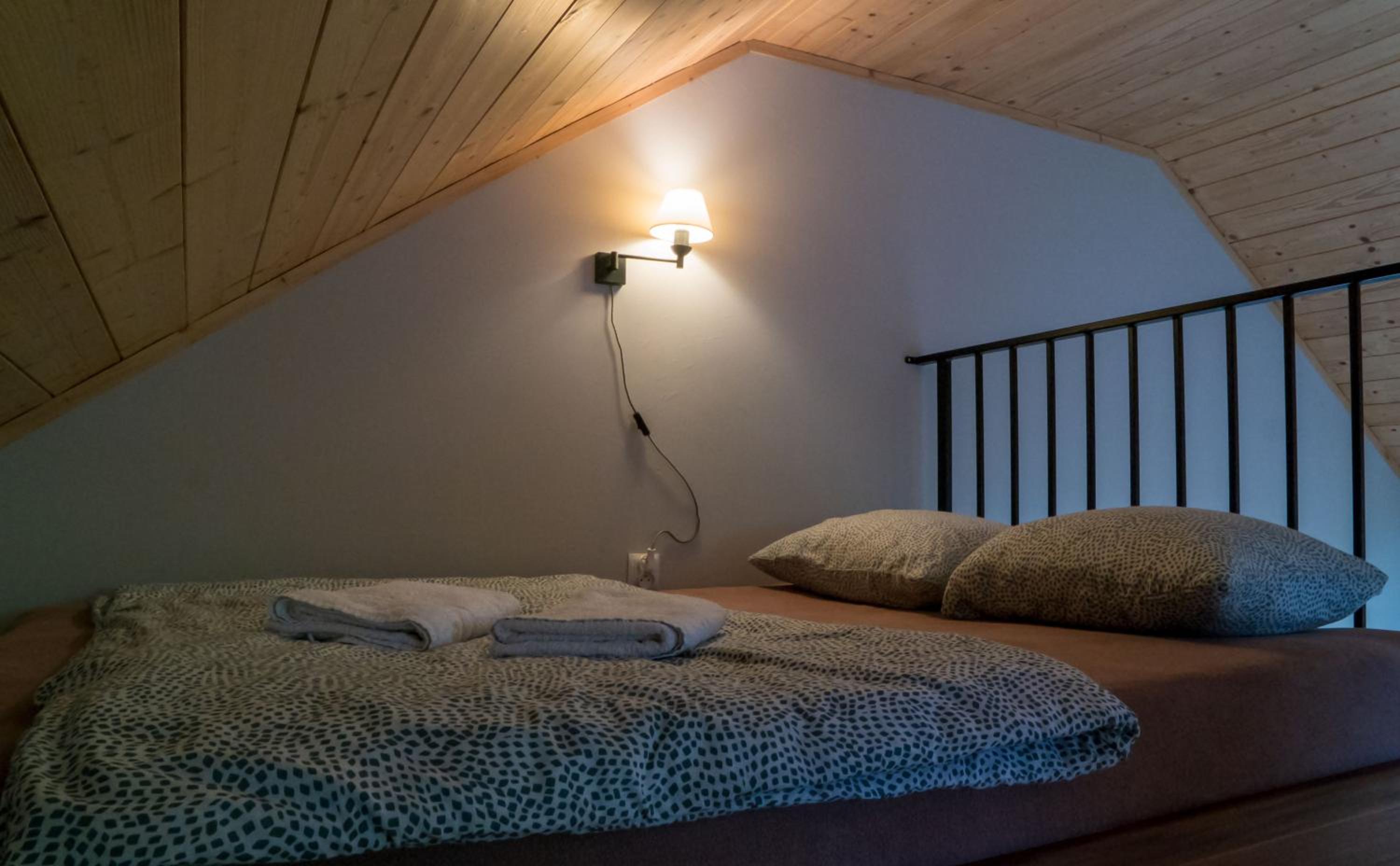 Two-Bedroom House - Photo 2