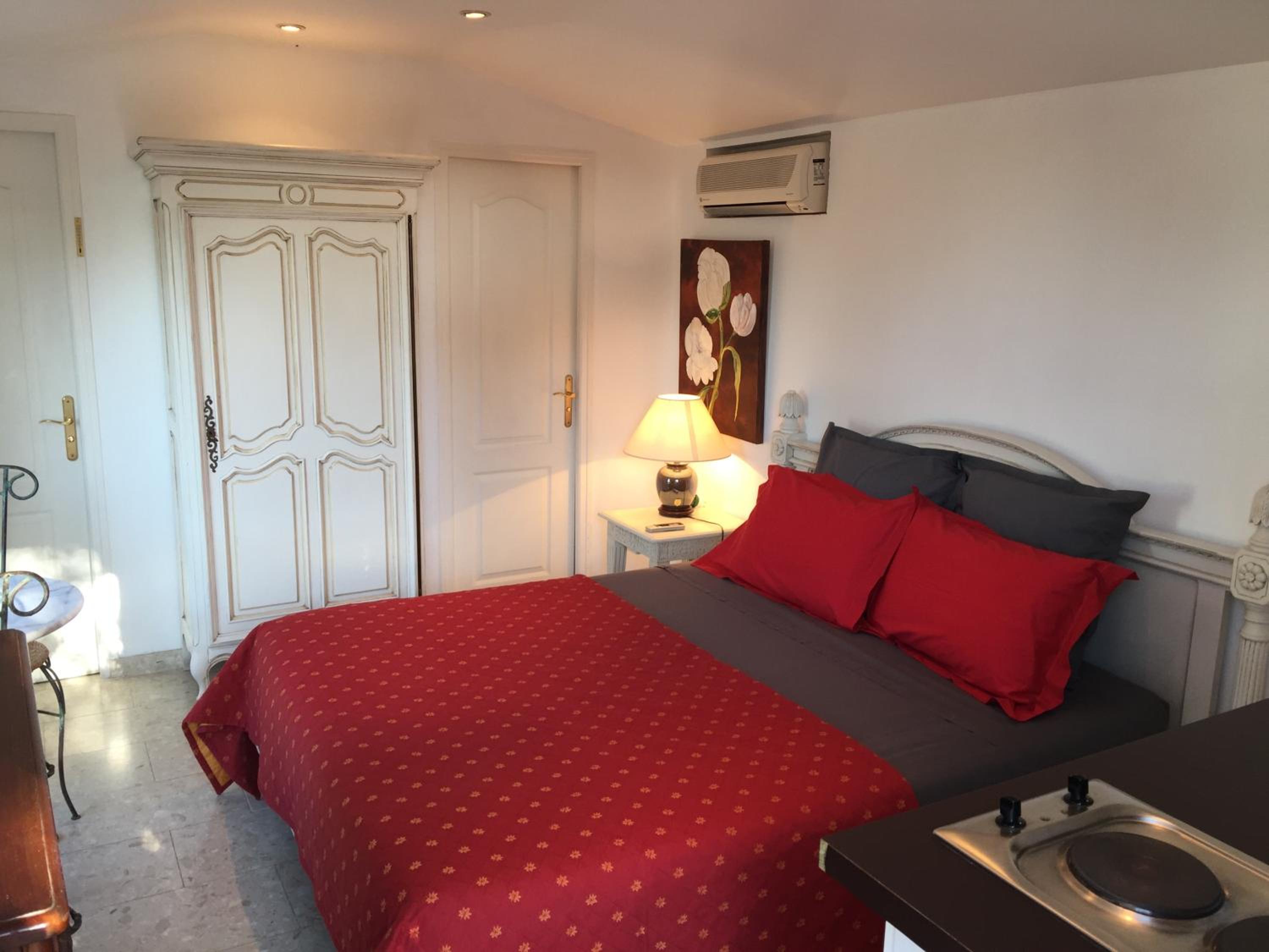 Double Room with Pool View photo 3