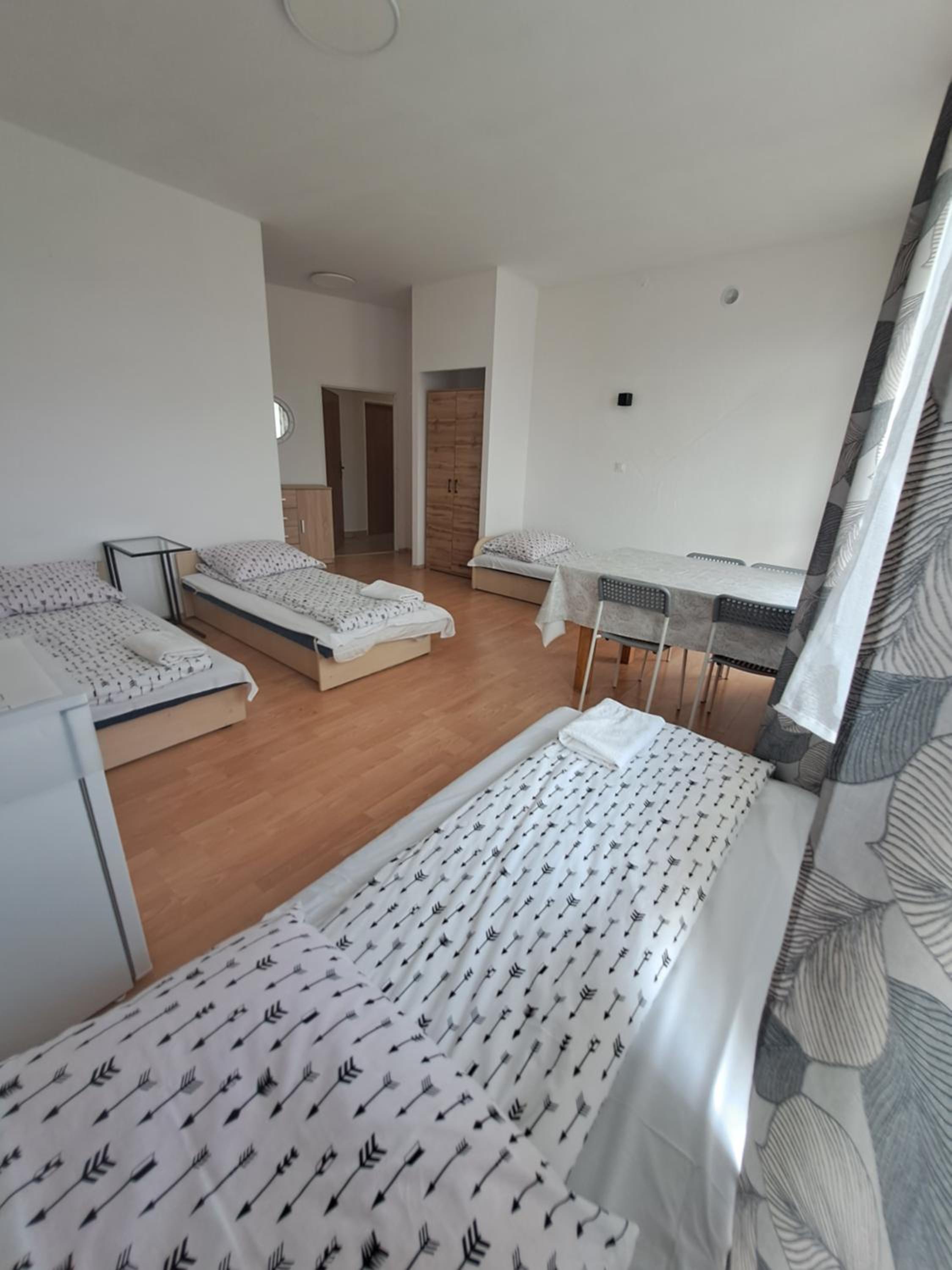 Economy Quadruple Room - Photo 2