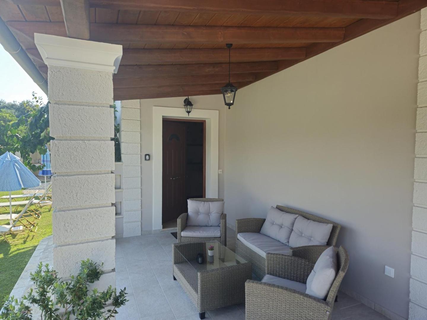 Villa photo 3