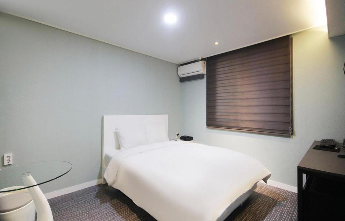 Deluxe Double Room with Bath photo 1