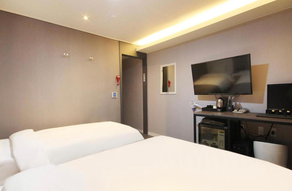 Standard Twin Room photo 3