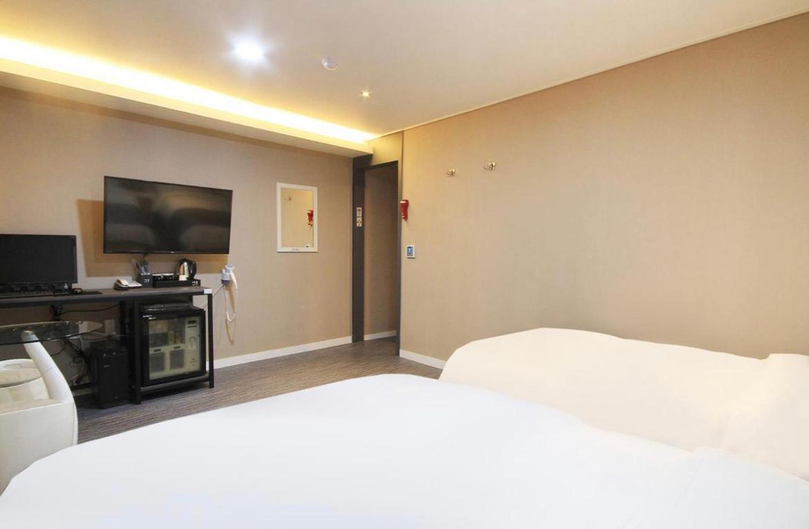 Deluxe Twin Room photo 3