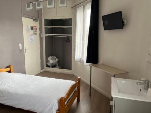 Double Room with Private Bathroom - Photo 1