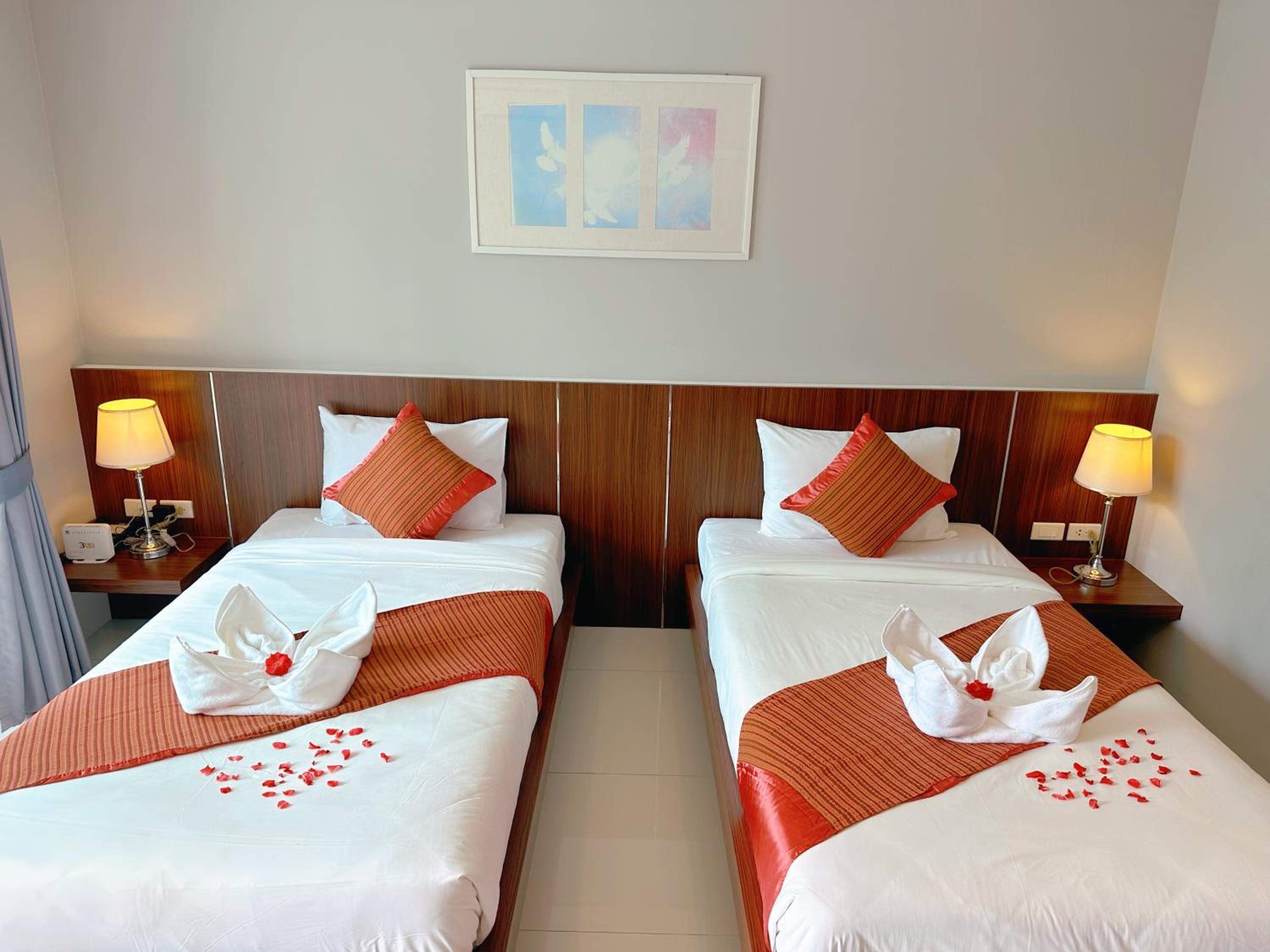 Deluxe Pool Access Twin Room