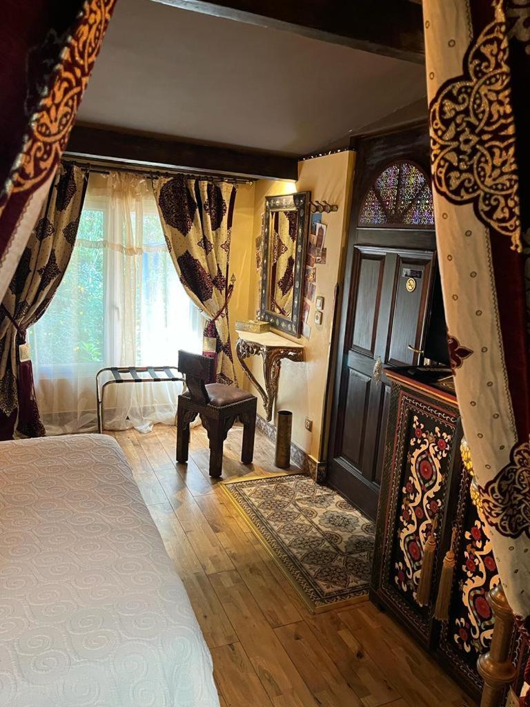 Deluxe Family Suite - Photo 3