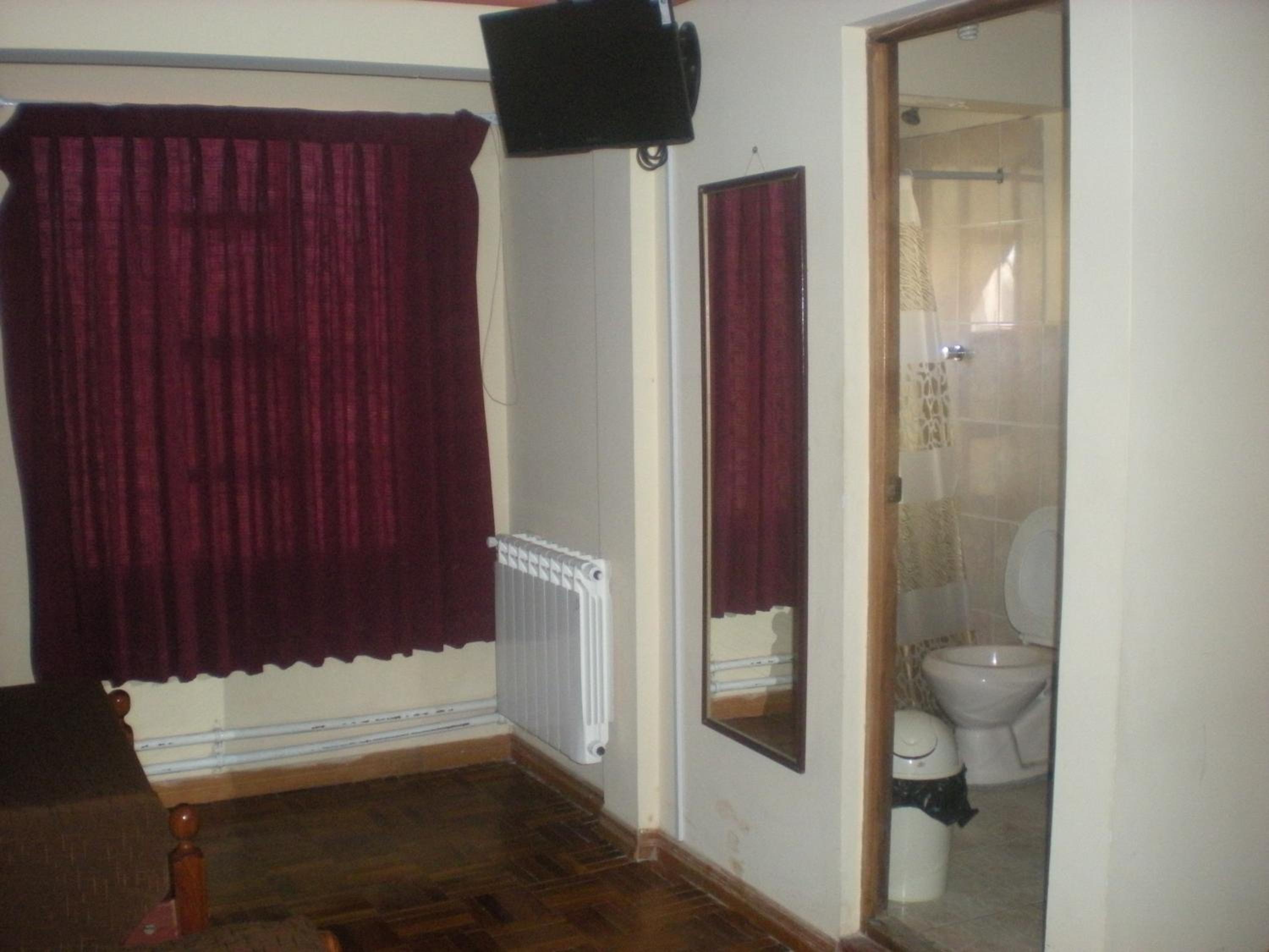 Double Room with Private Bathroom photo 1