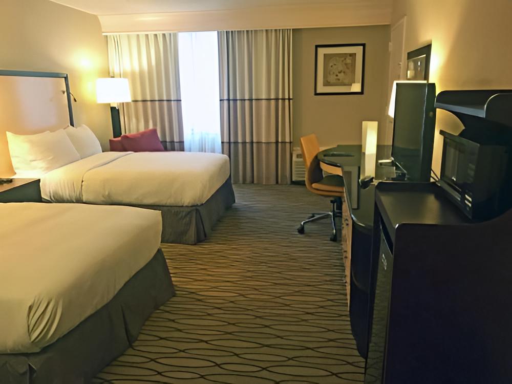 Double Room with Two Double Beds - Disability Access with Bathtub