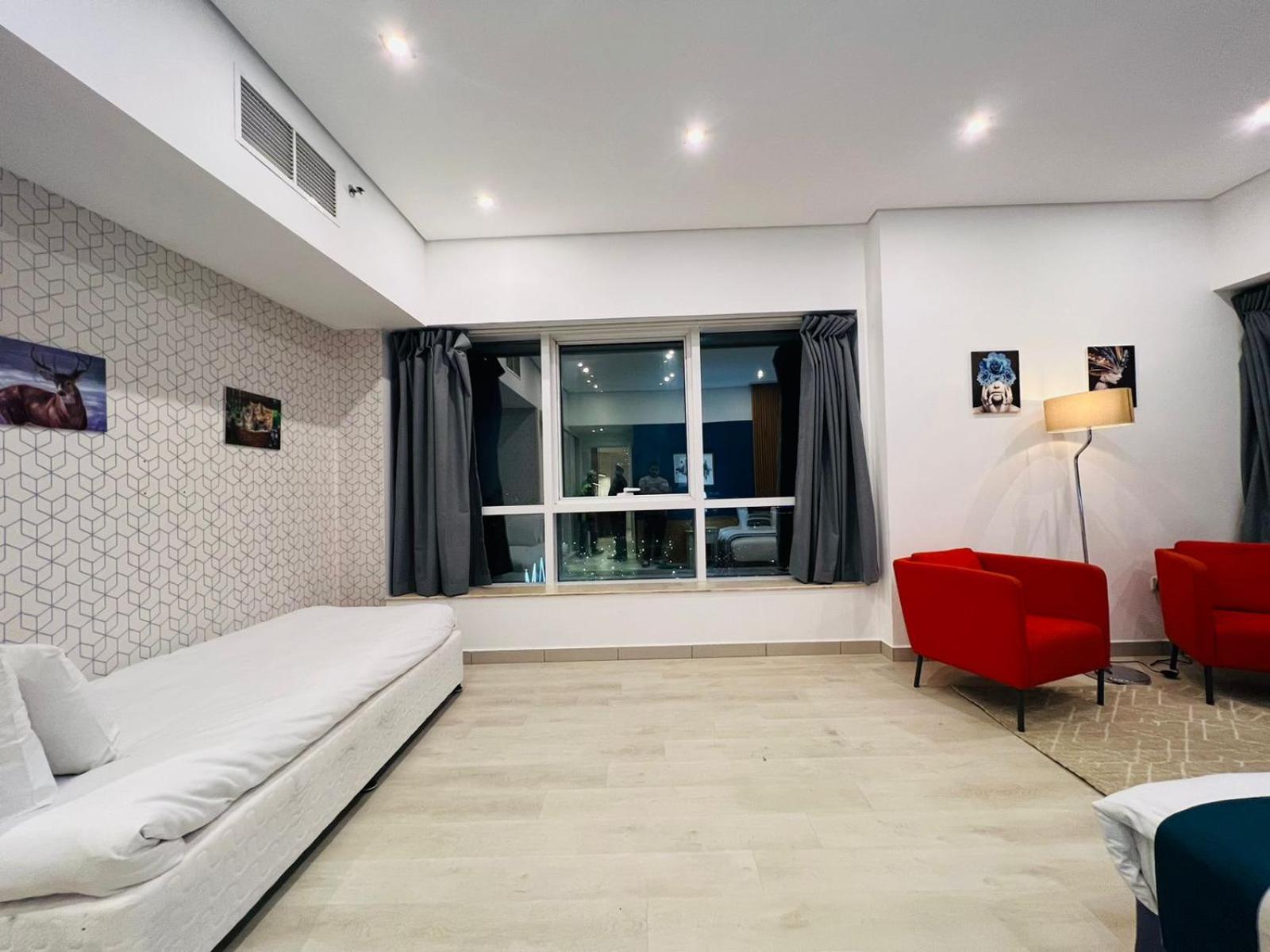 Three-Bedroom House photo 3